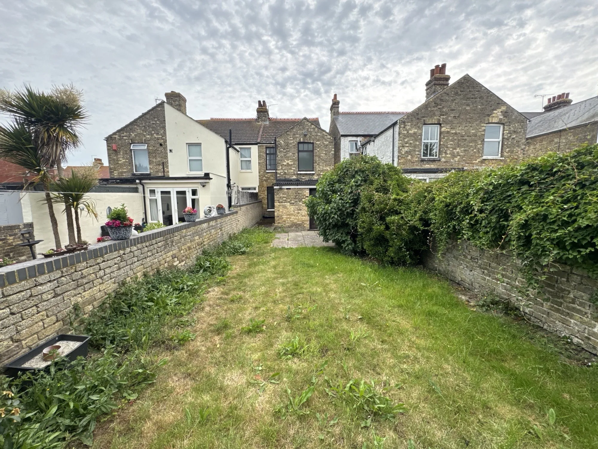 VACANT - Freehold End of Terrace House