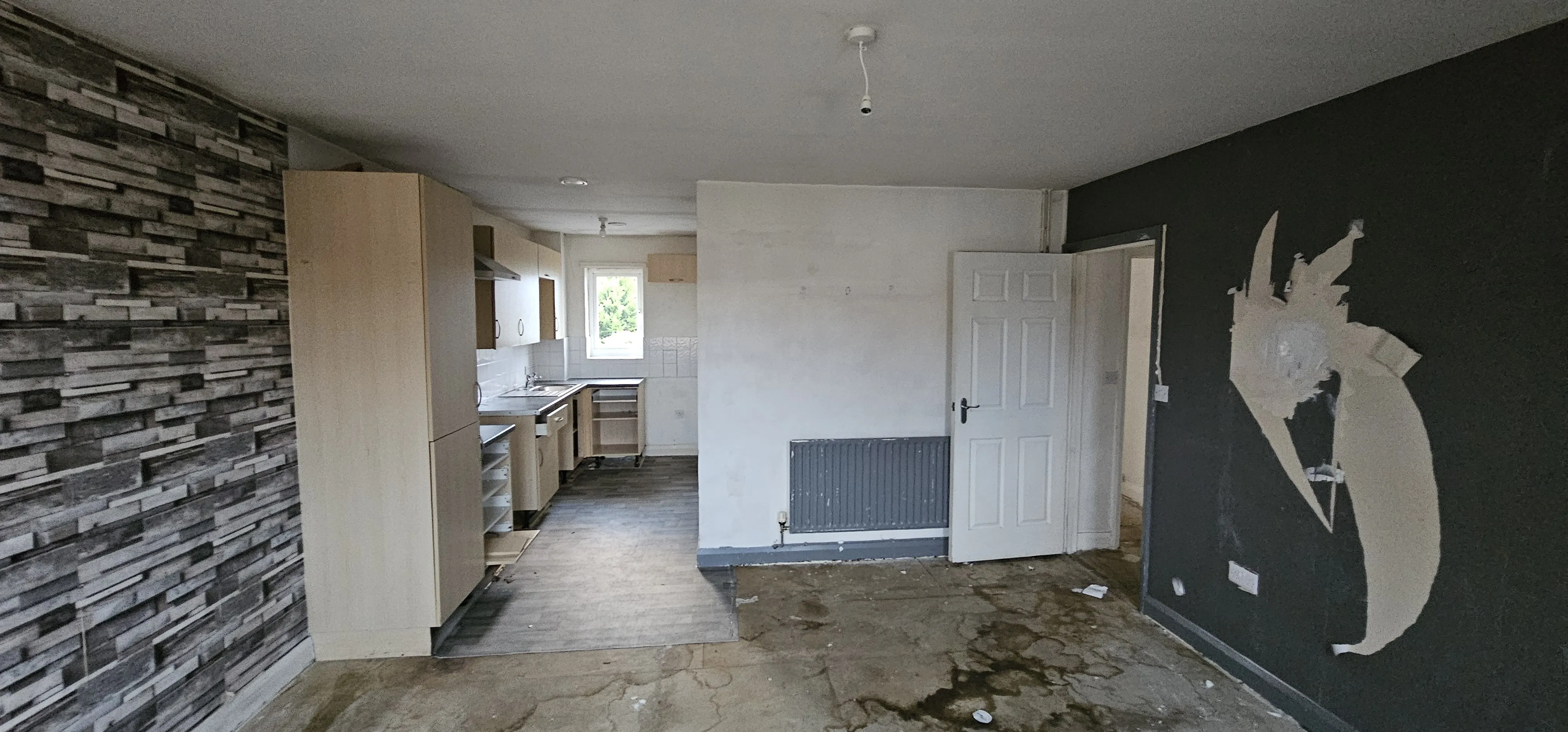 VACANT - Leasehold Self Contained First Floor Flat