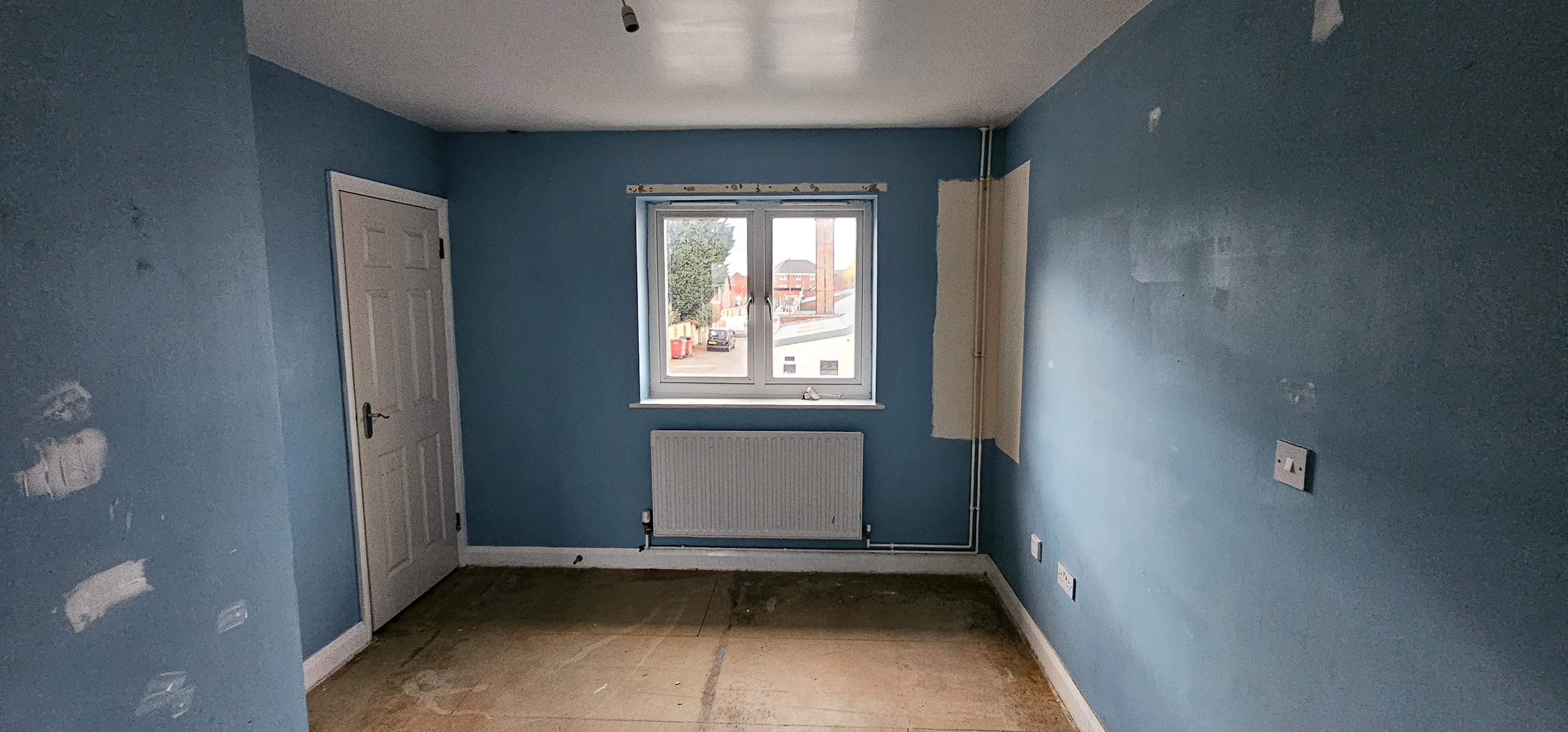 VACANT - Leasehold Self Contained First Floor Flat