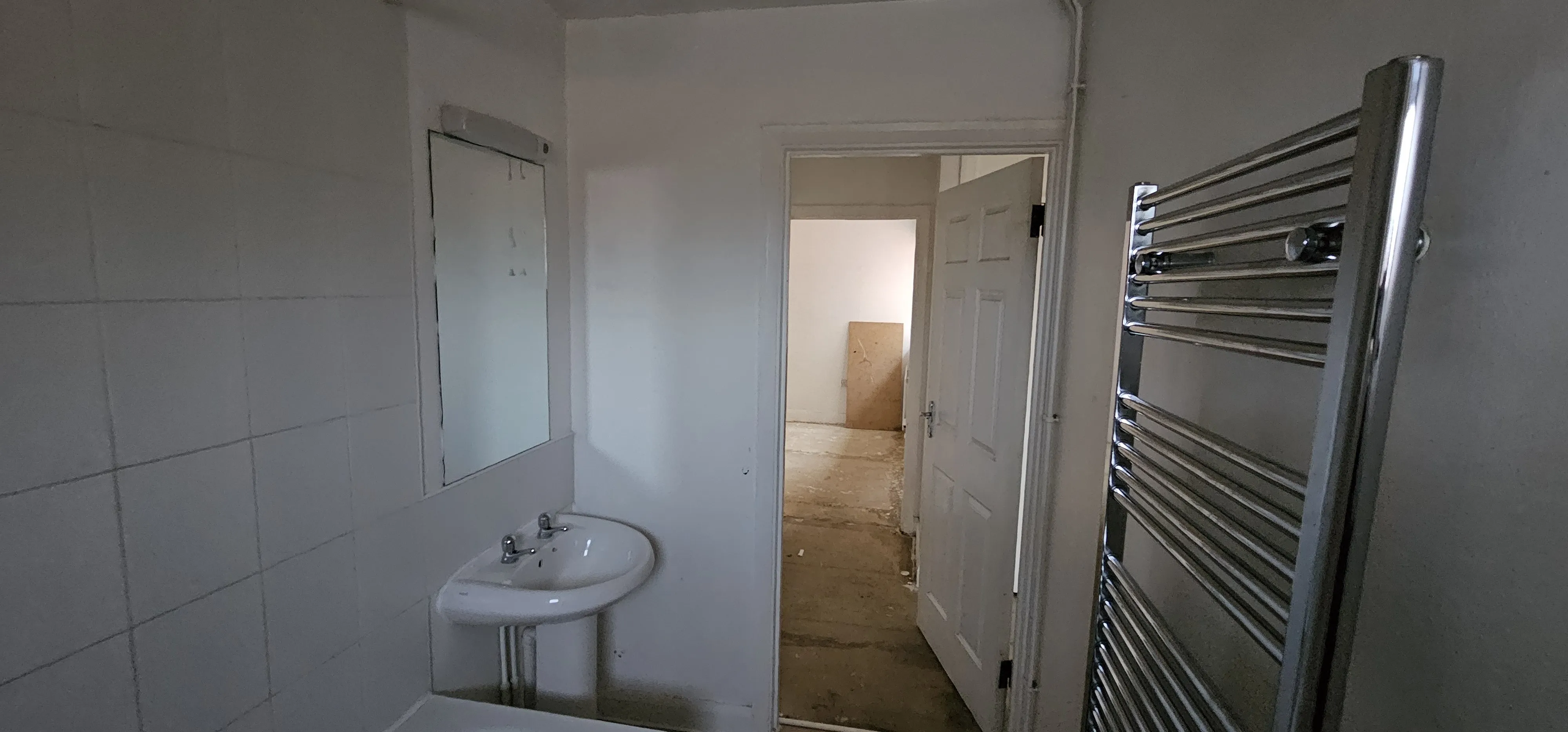VACANT - Leasehold Self Contained First Floor Flat