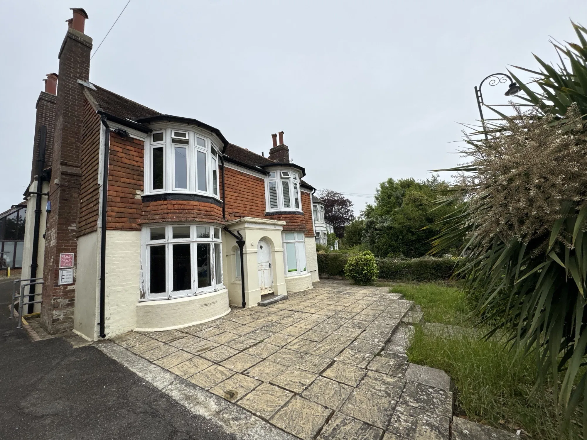 INVESTMENT - Freehold Detached Building with Ground Floor Planning Permission 