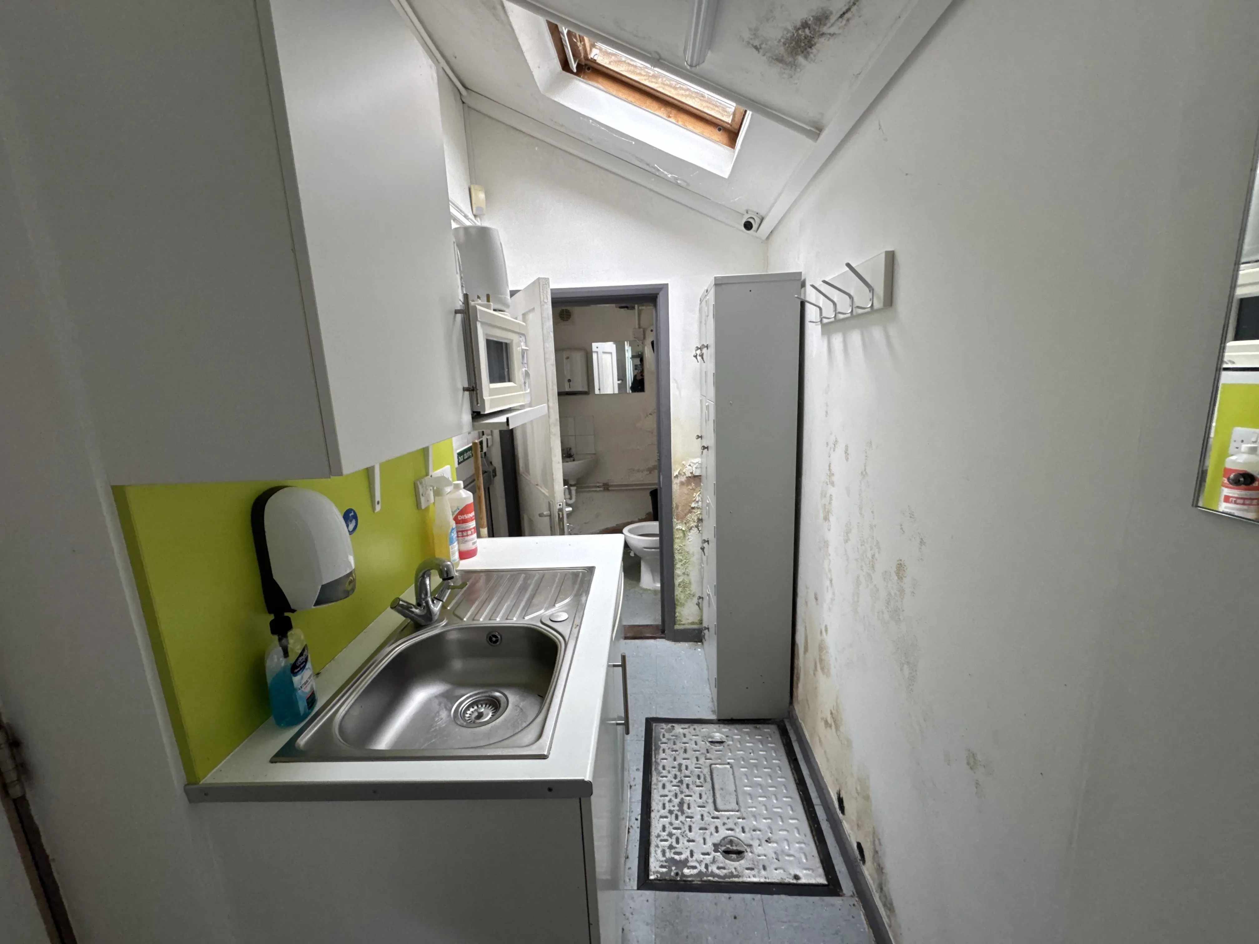INVESTMENT - Freehold Detached Building with Ground Floor Planning Permission 