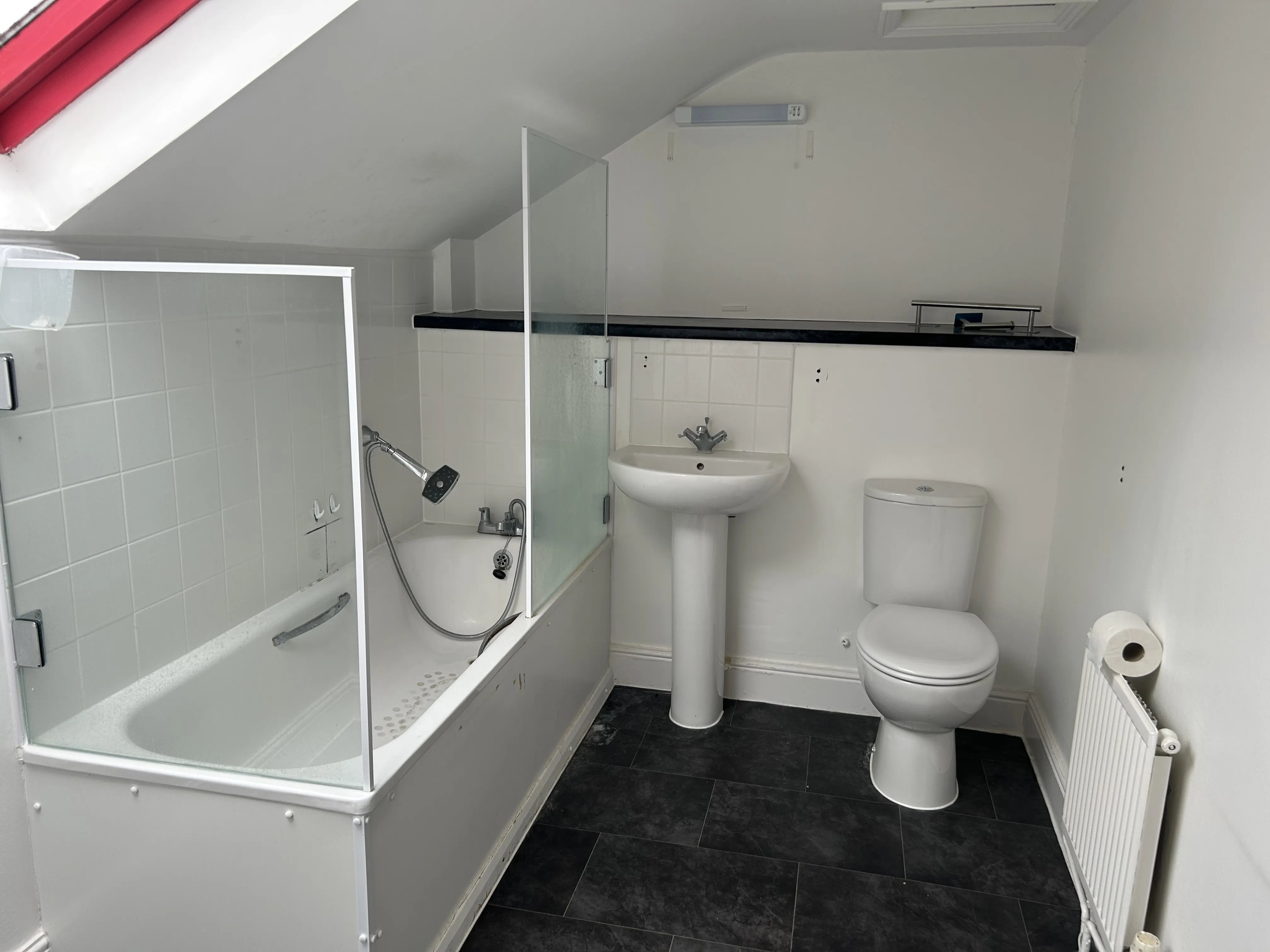 VACANT - Leasehold Self Contained Second Floor Flat