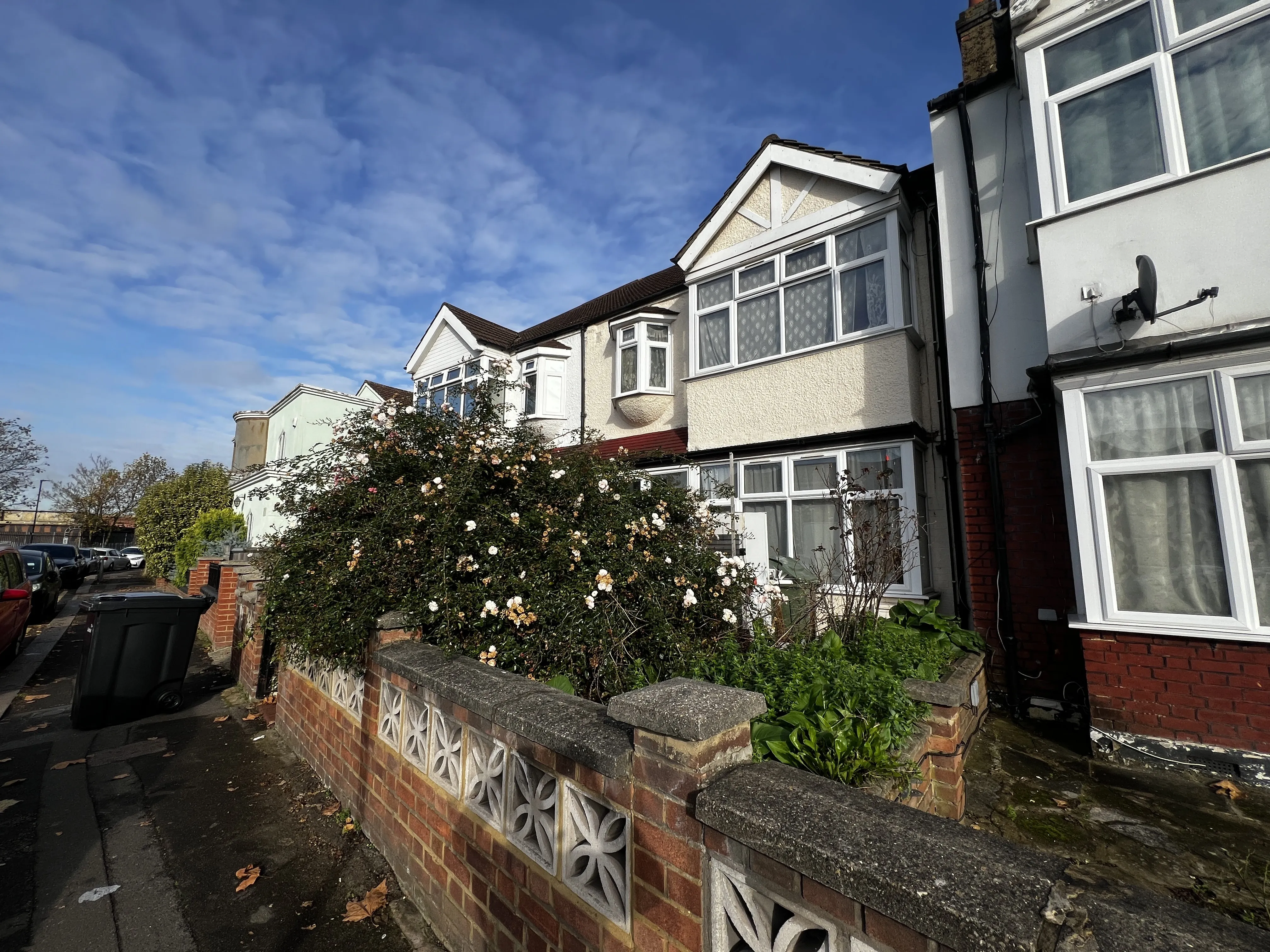 INVESTMENT - Freehold Mid Terrace House