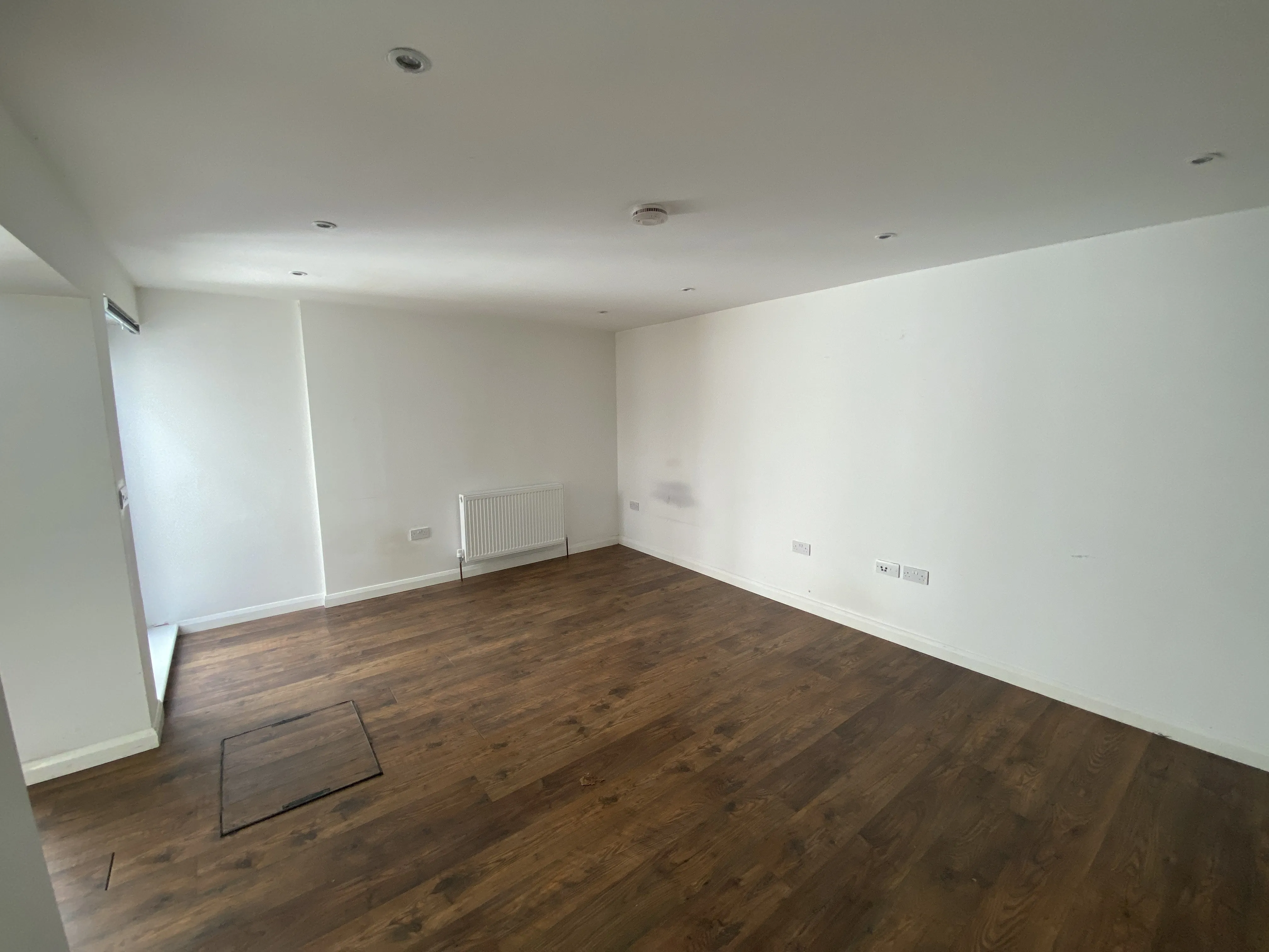 VACANT - Leasehold Self Contained Ground Floor Studio Unit 