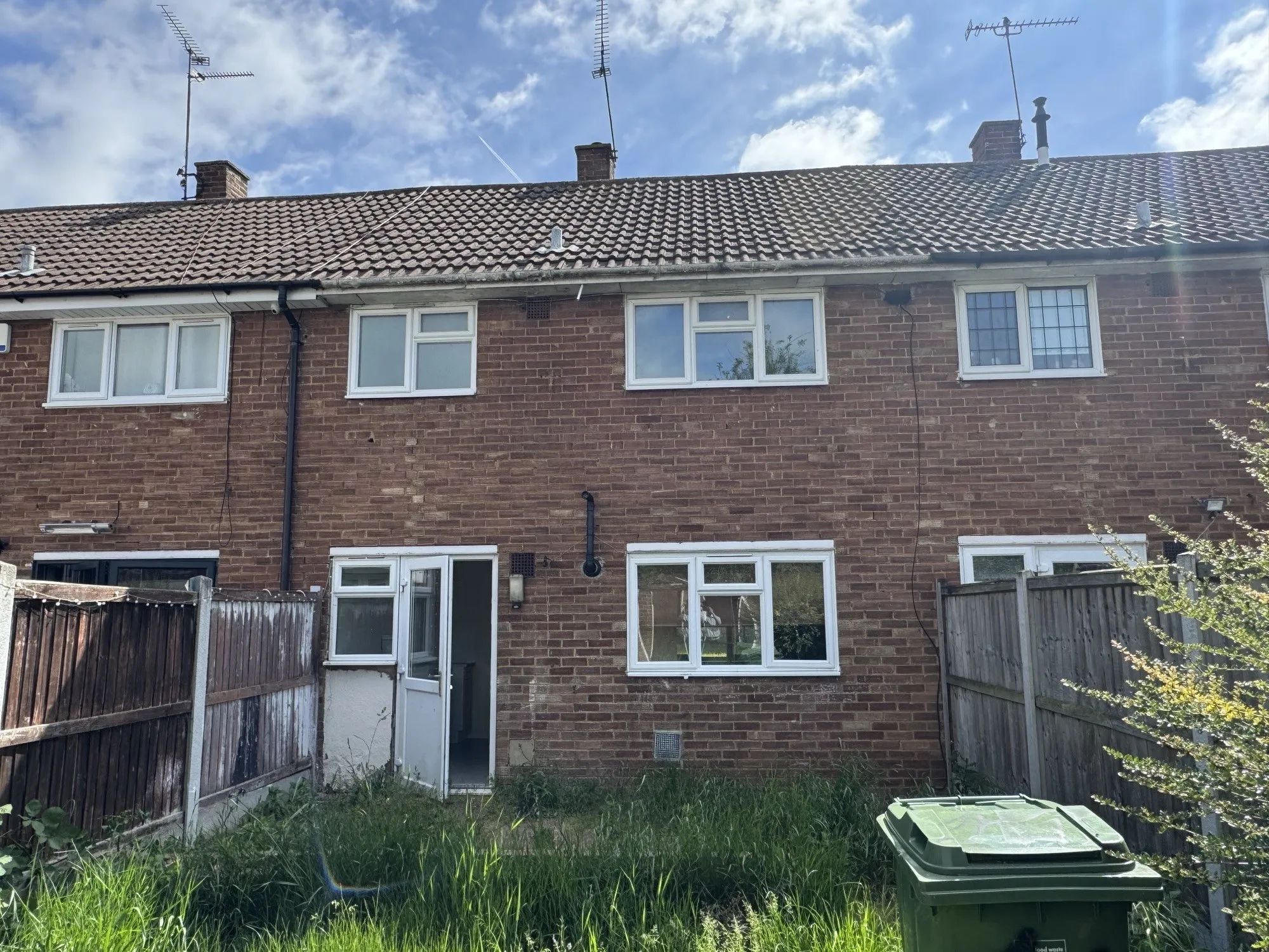 VACANT - Freehold Mid Terrace House