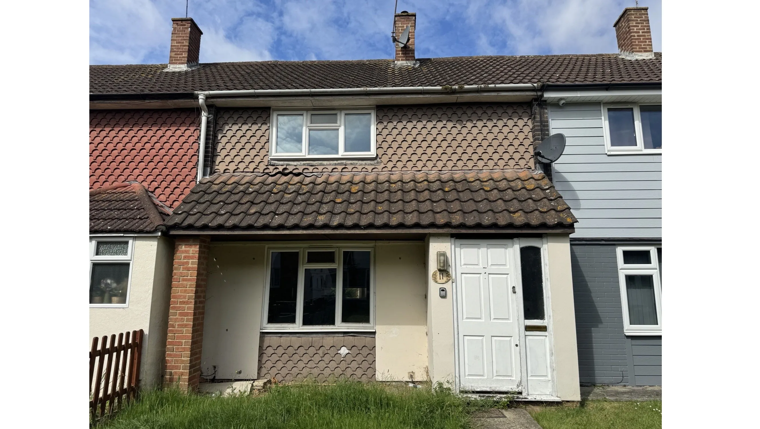 VACANT - Freehold Mid Terrace House