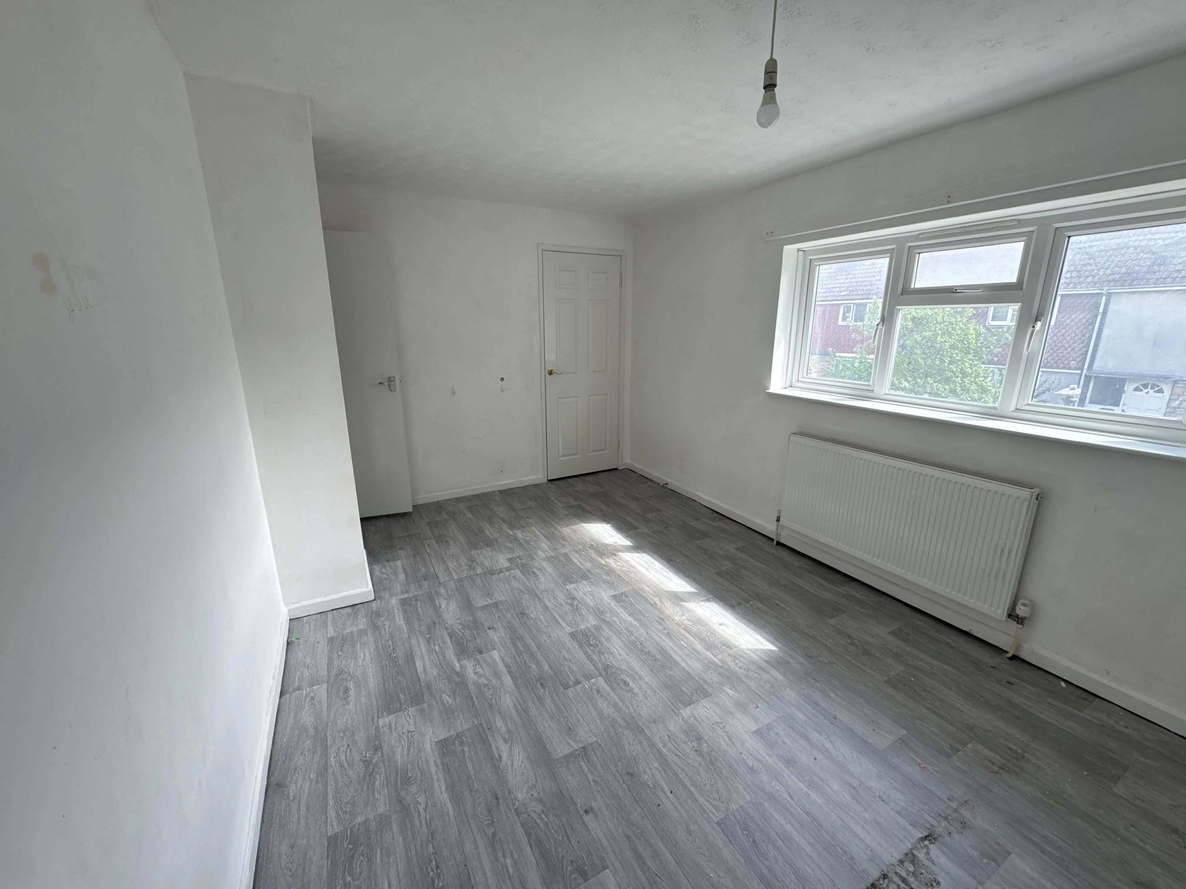 VACANT - Freehold Mid Terrace House