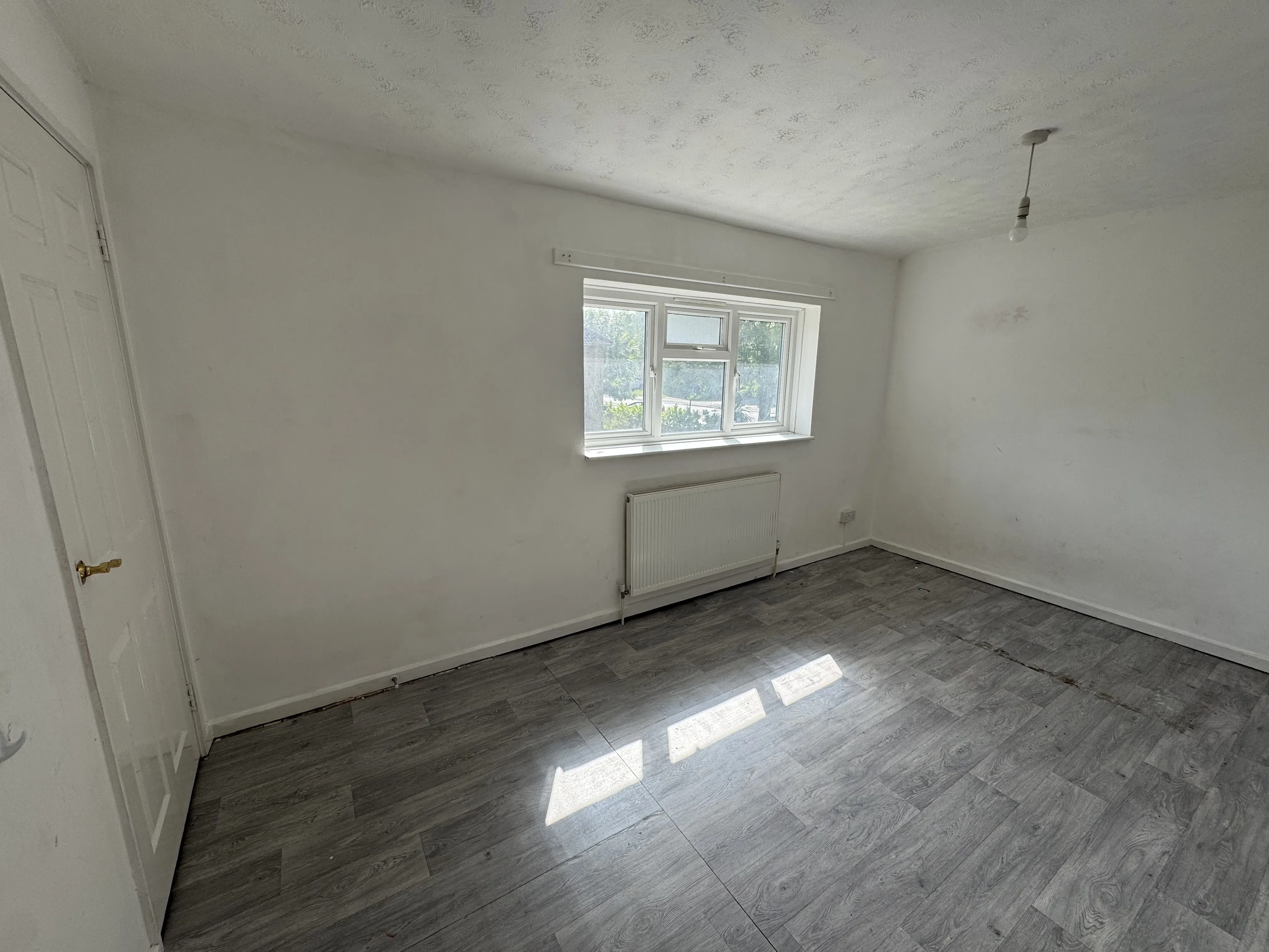 VACANT - Freehold Mid Terrace House