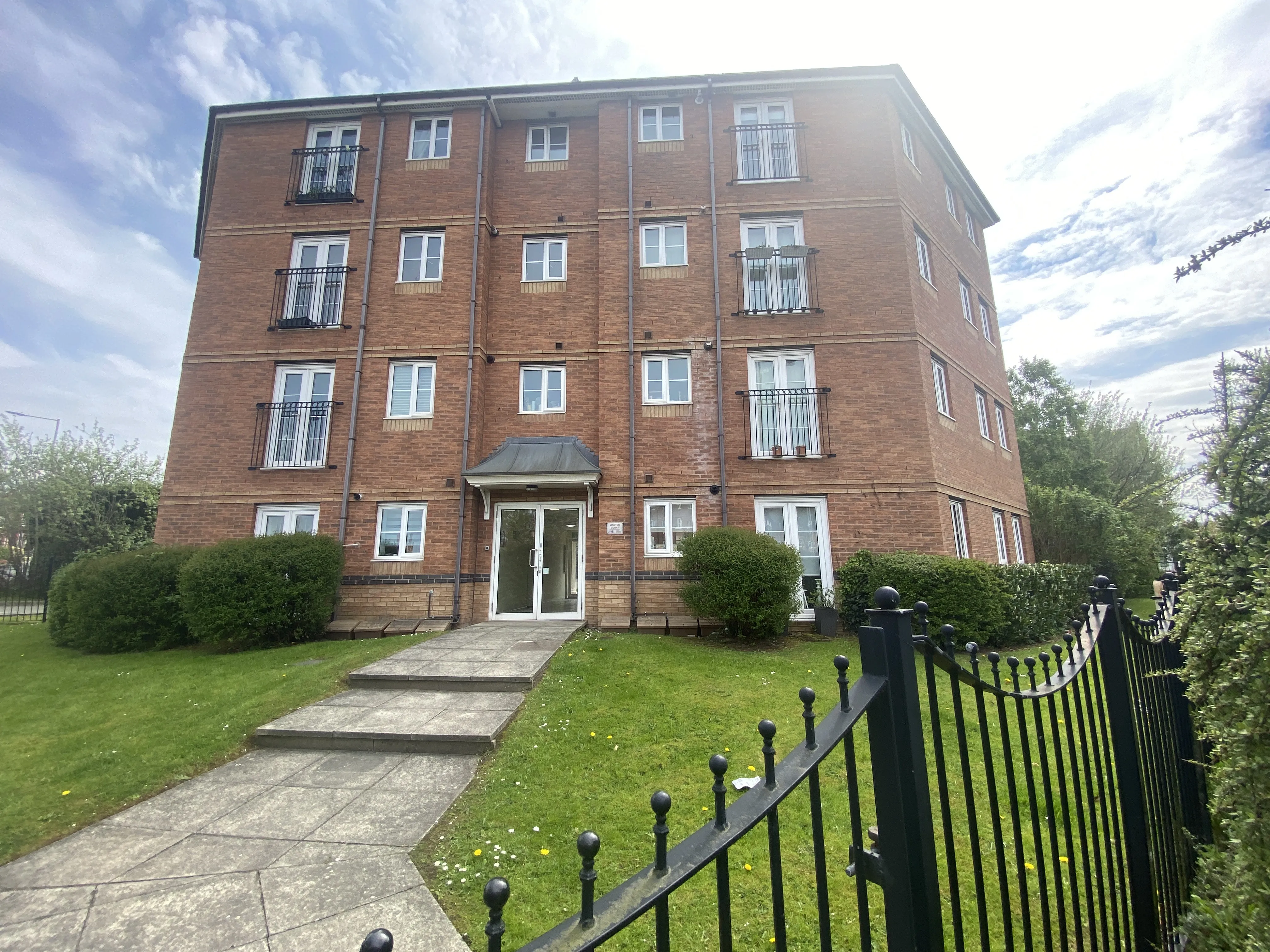 INVESTMENT - Leasehold Self Contained Second Floor Flat