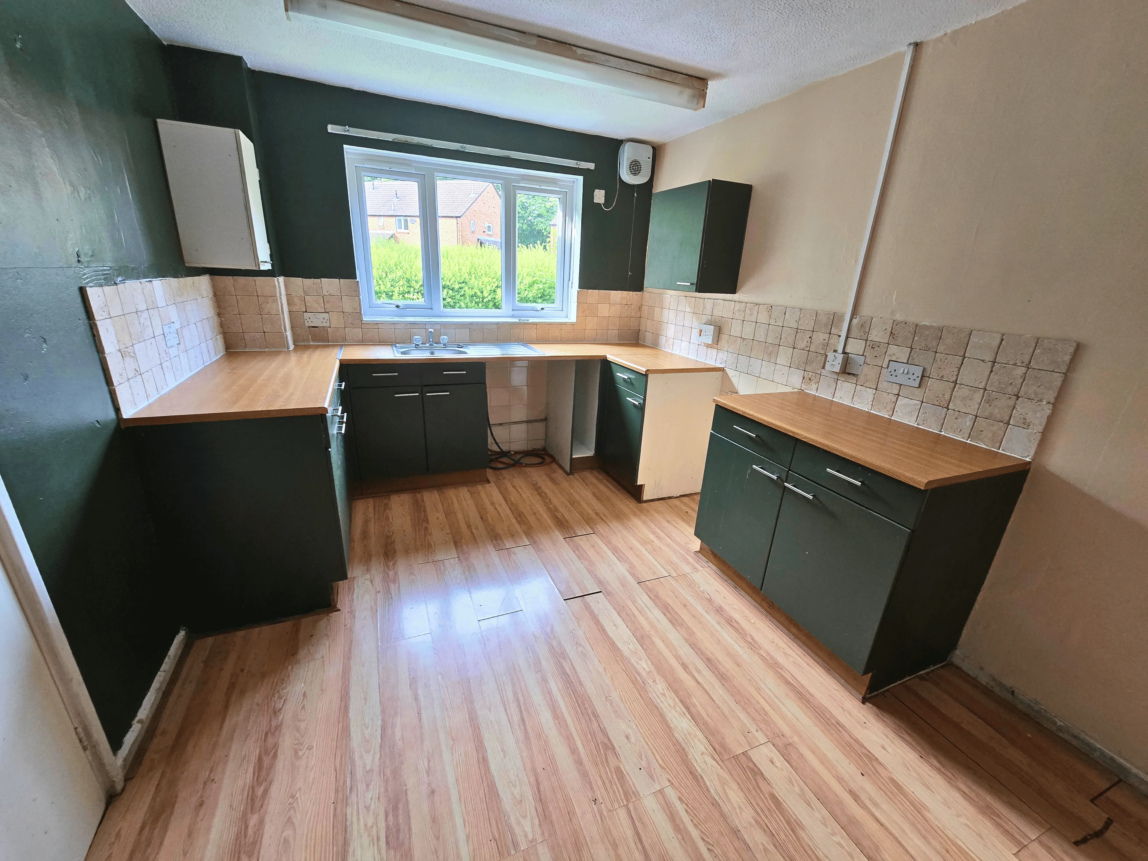 VACANT - Freehold End Of Terrace House