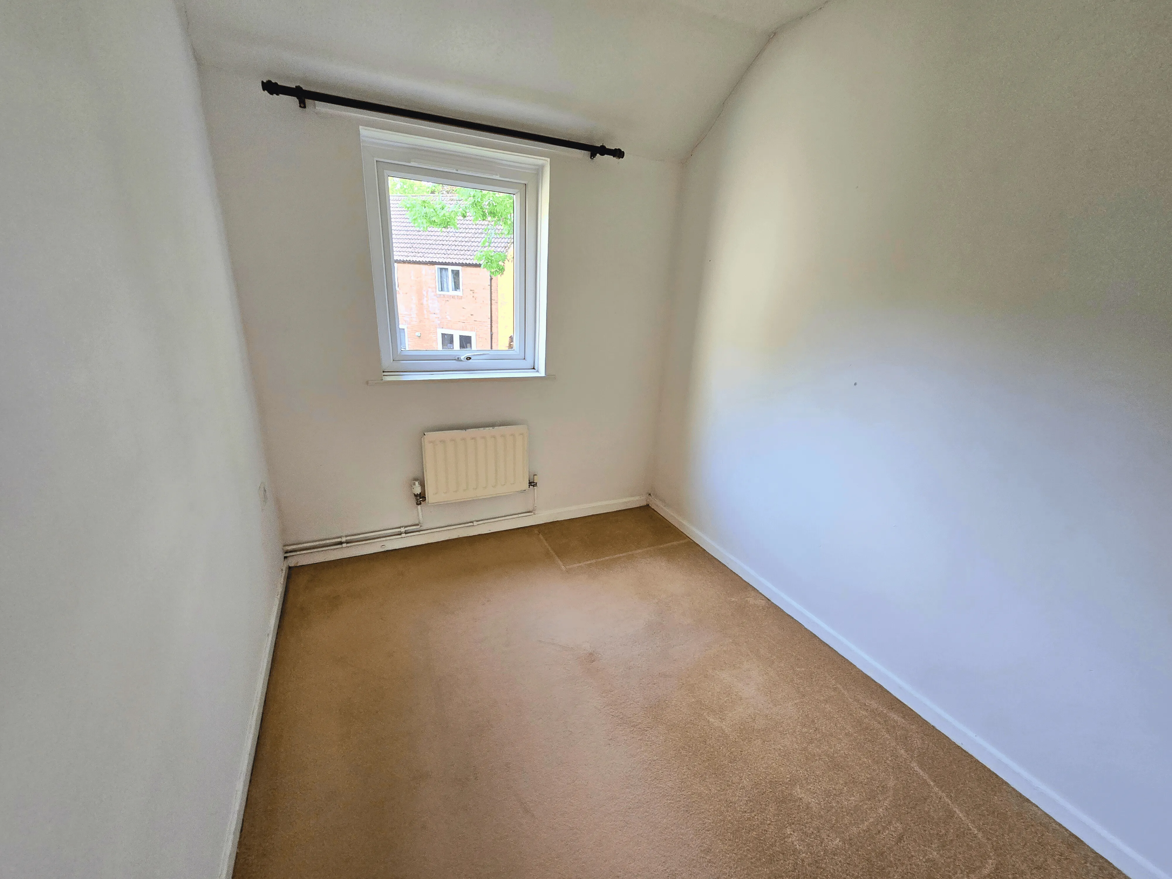 VACANT - Freehold End Of Terrace House