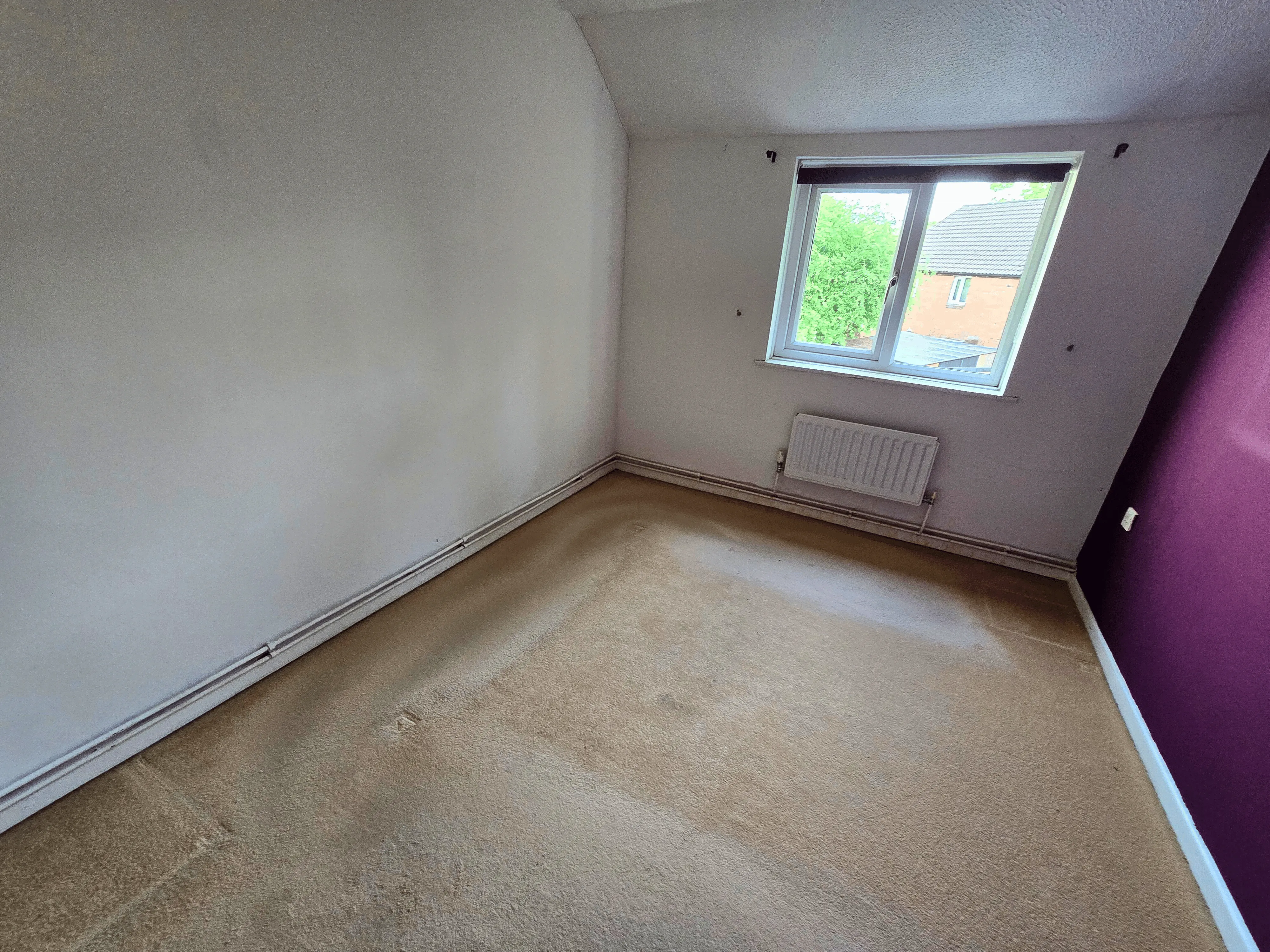 VACANT - Freehold End Of Terrace House