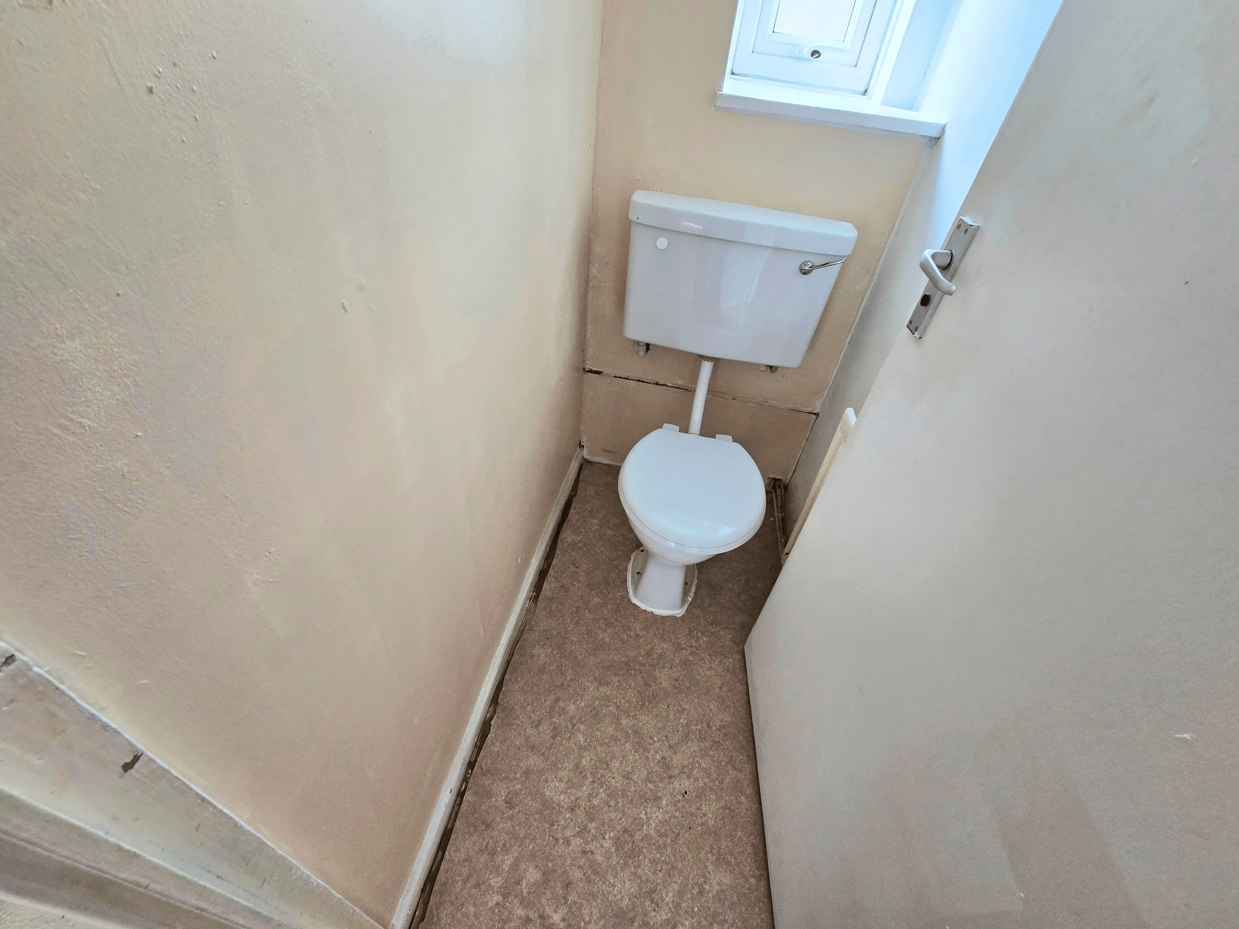VACANT - Freehold End Of Terrace House