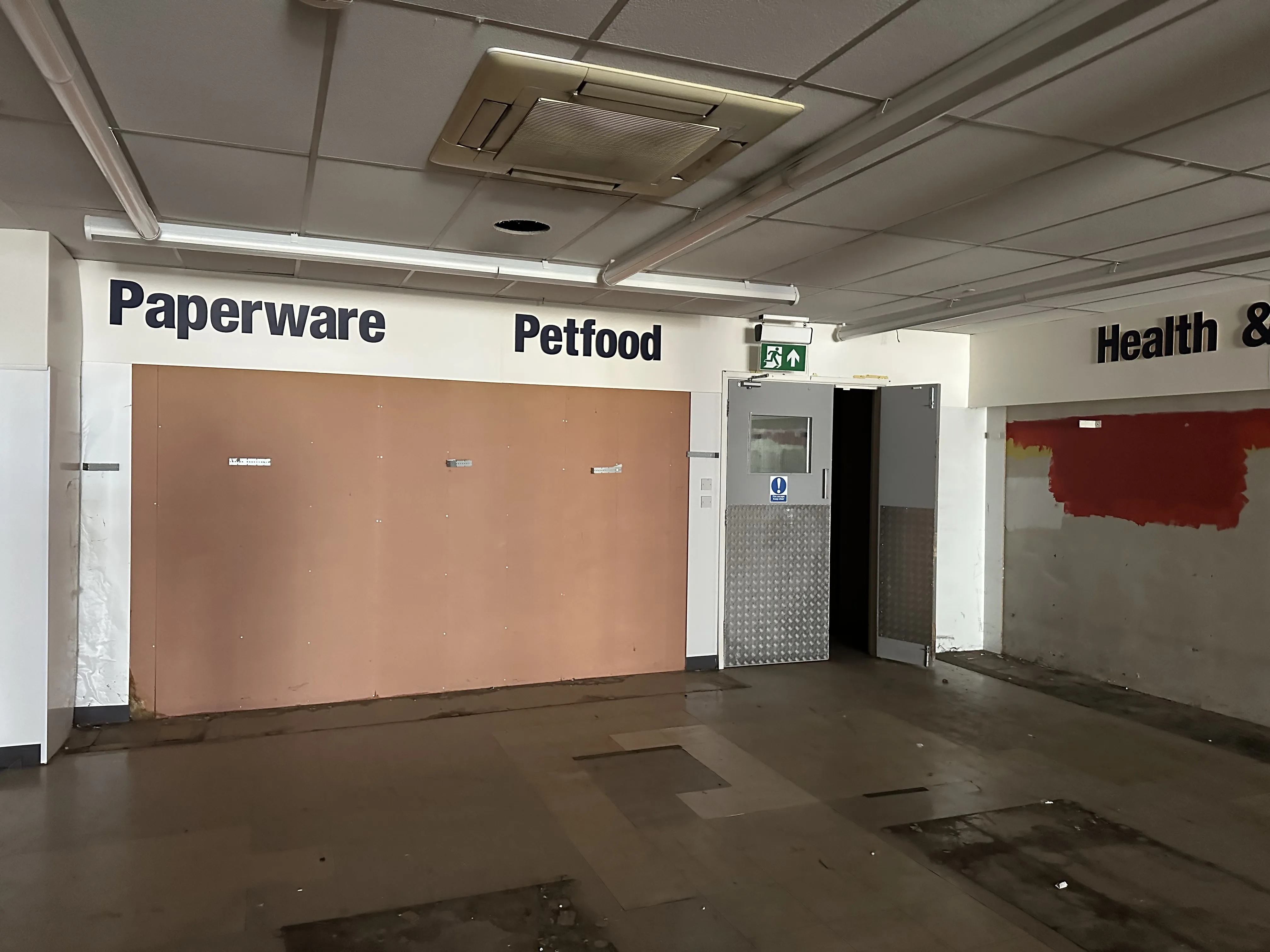VACANT - Freehold End of Terrace Building with Potential 