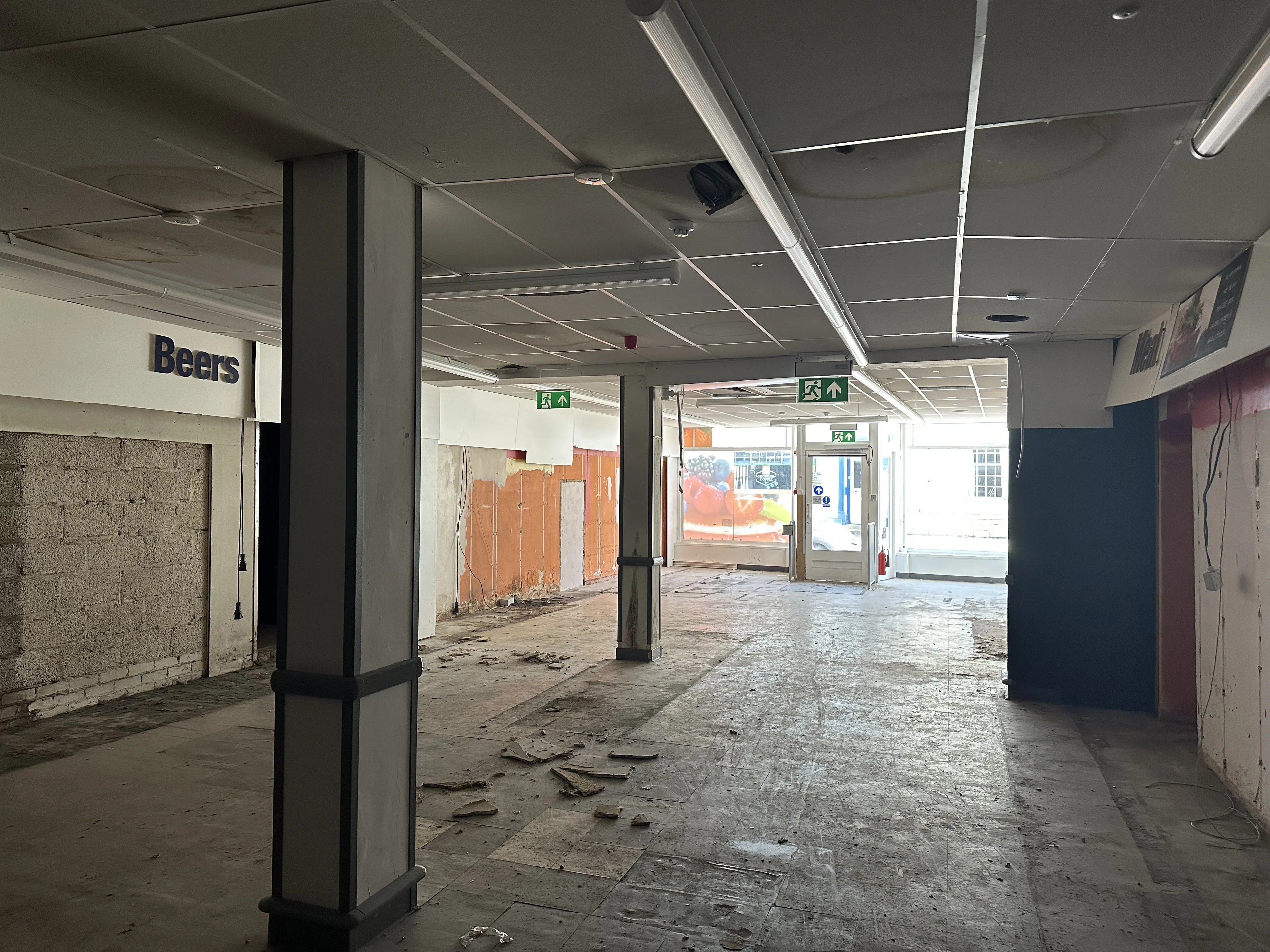 VACANT - Freehold End of Terrace Building with Potential 