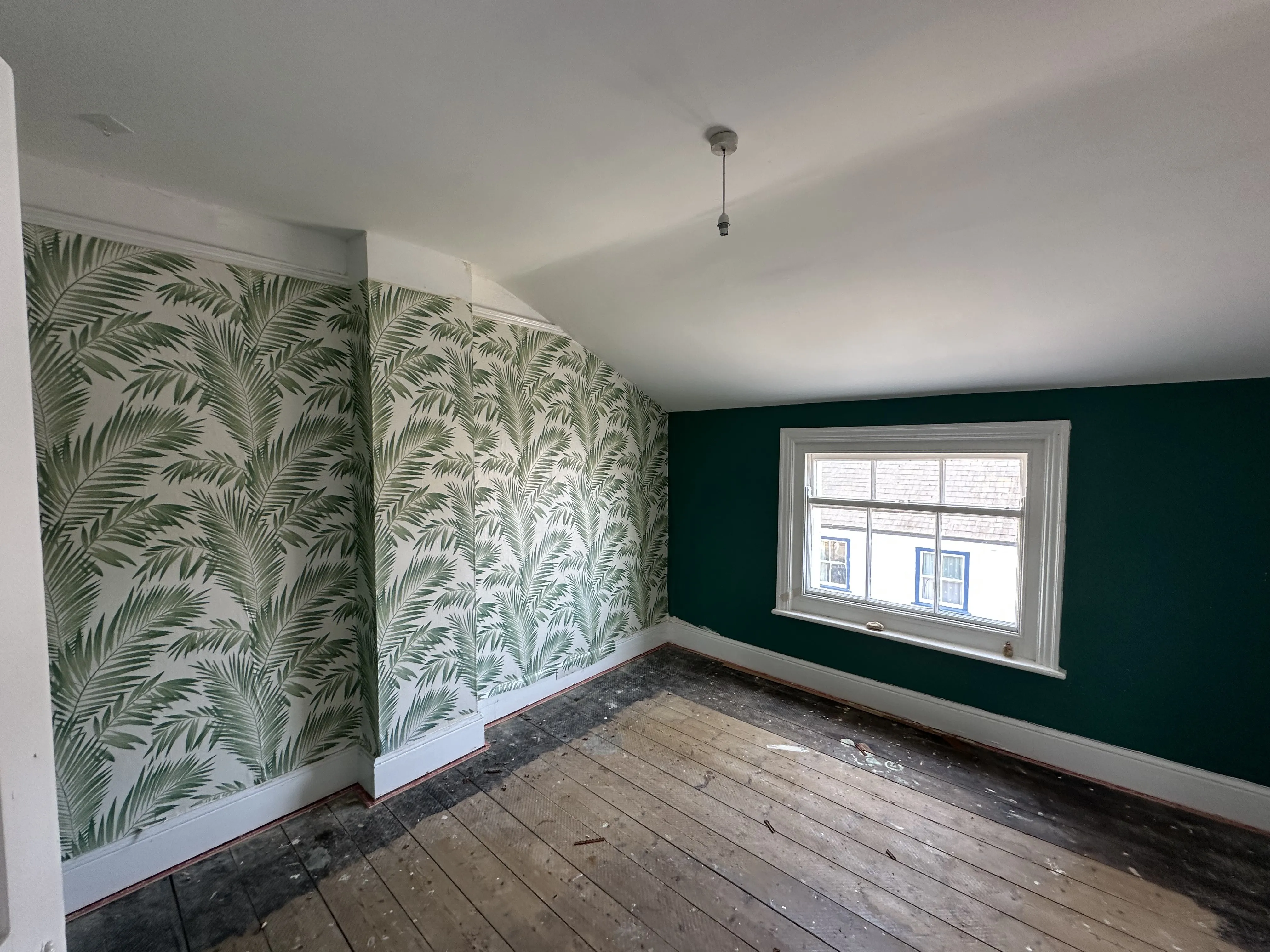 VACANT - Freehold End of Terrace Building with Potential 