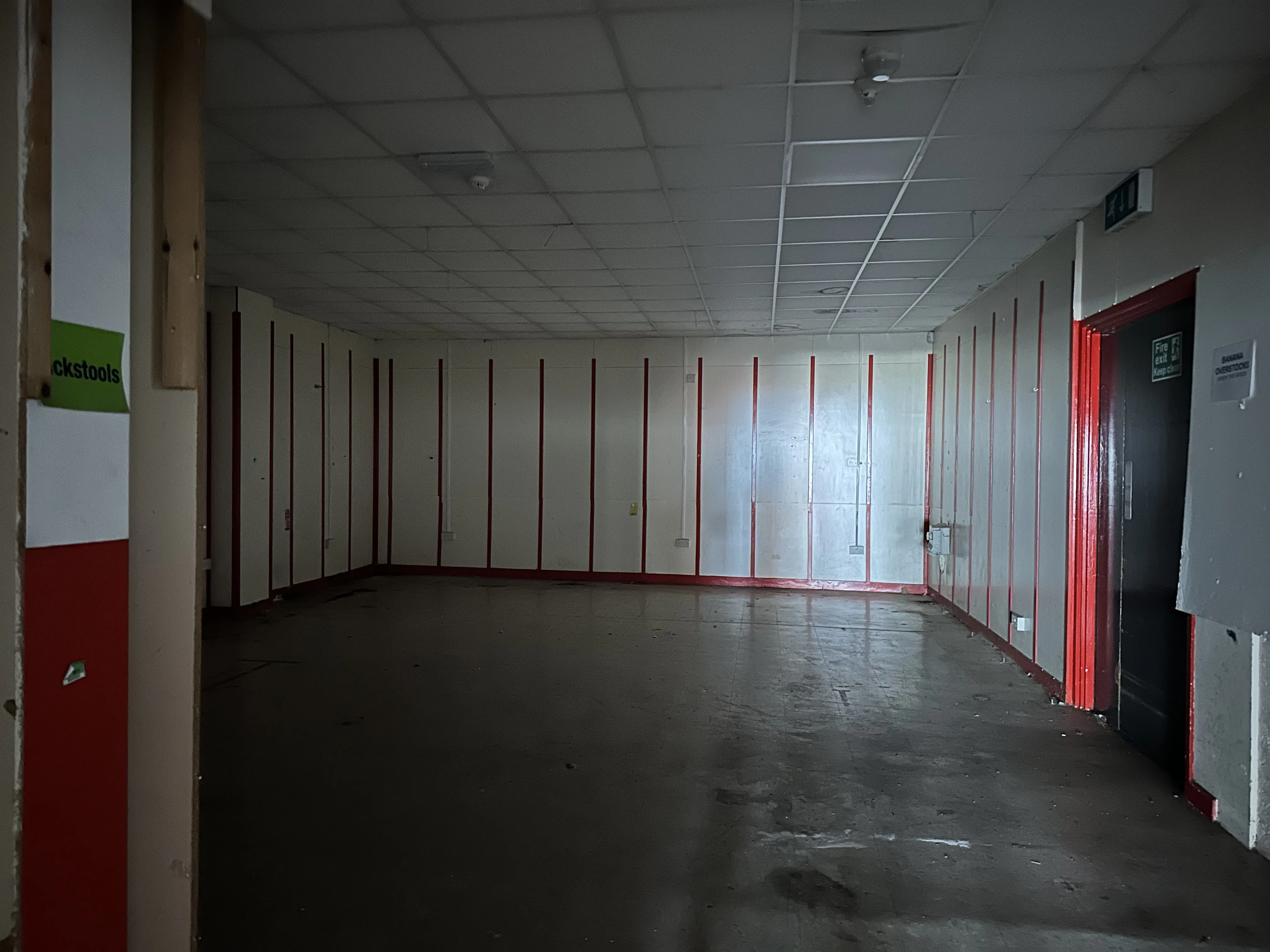 VACANT - Freehold End of Terrace Building with Potential 