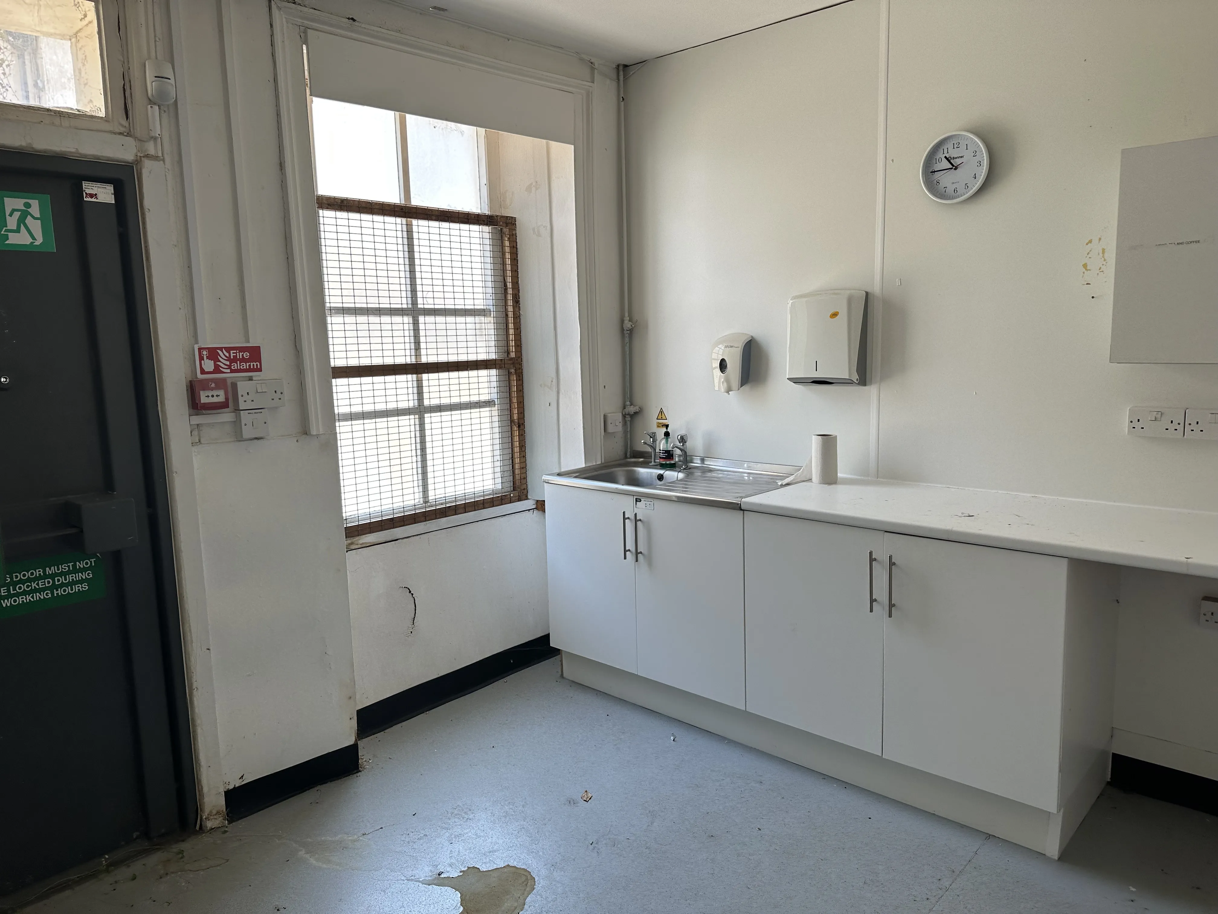 VACANT - Freehold End of Terrace Building with Potential 
