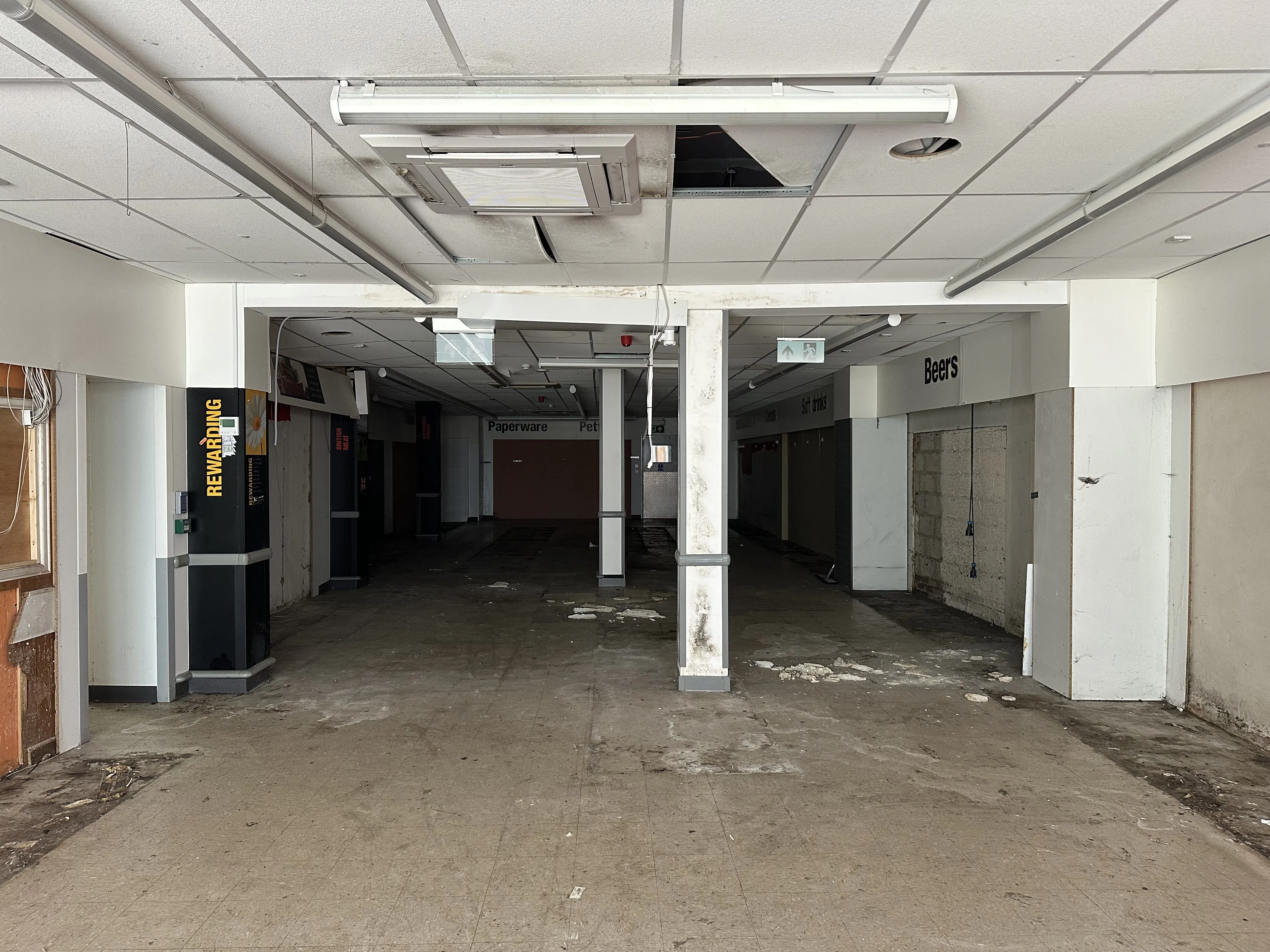 VACANT - Freehold End of Terrace Building with Potential 