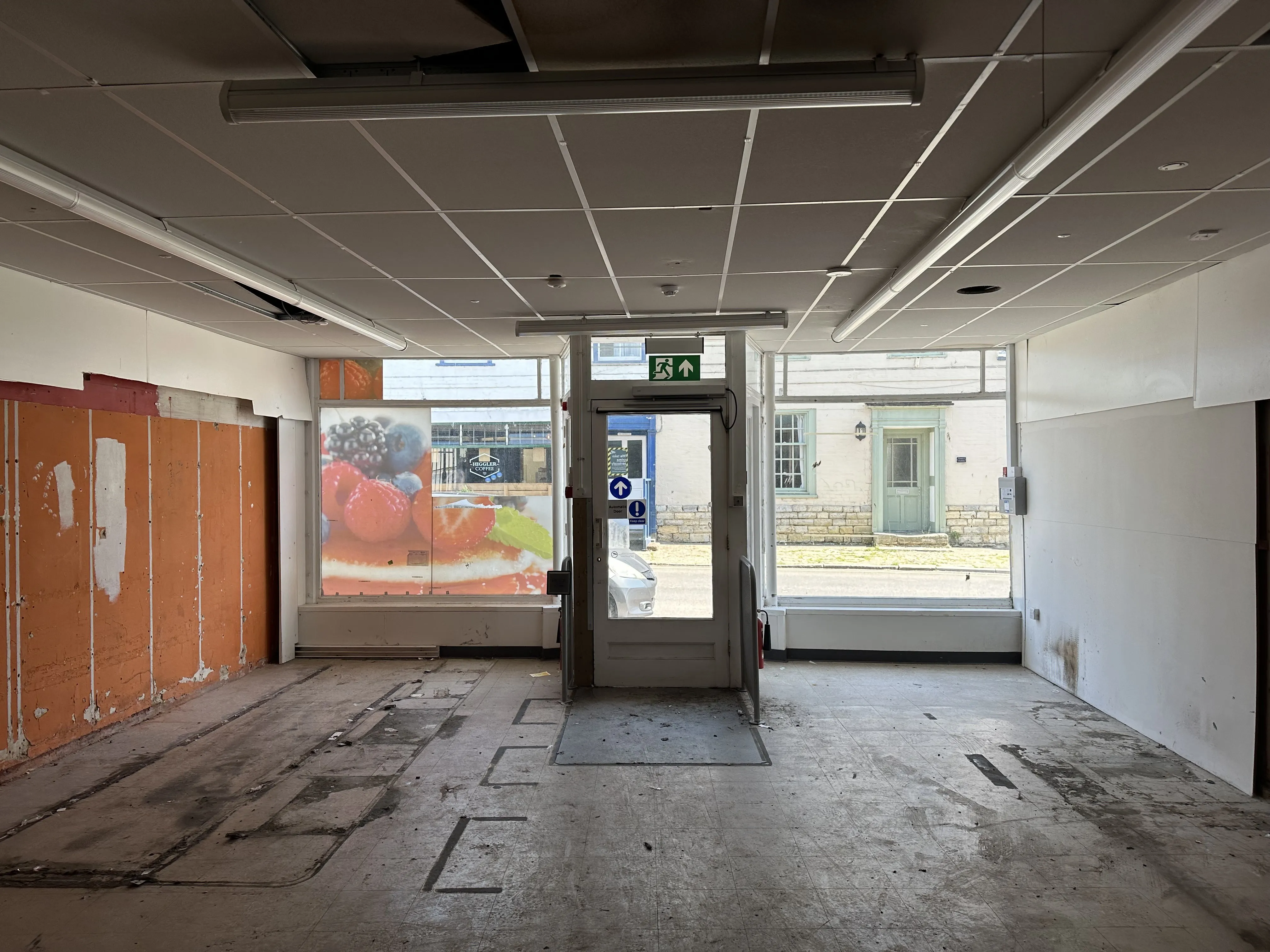 VACANT - Freehold End of Terrace Building with Potential 