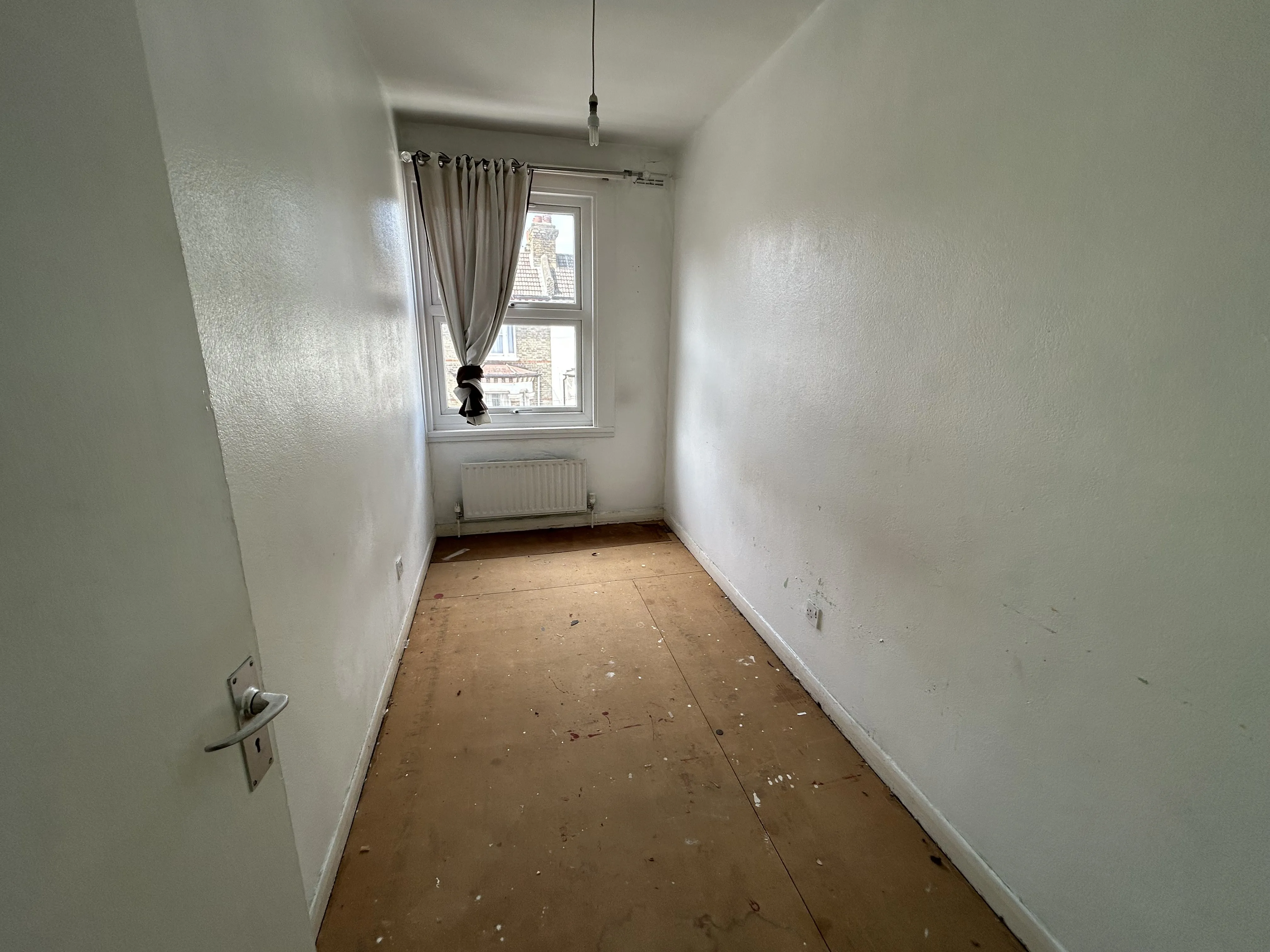 VACANT - Leasehold Self Contained Second Floor Flat