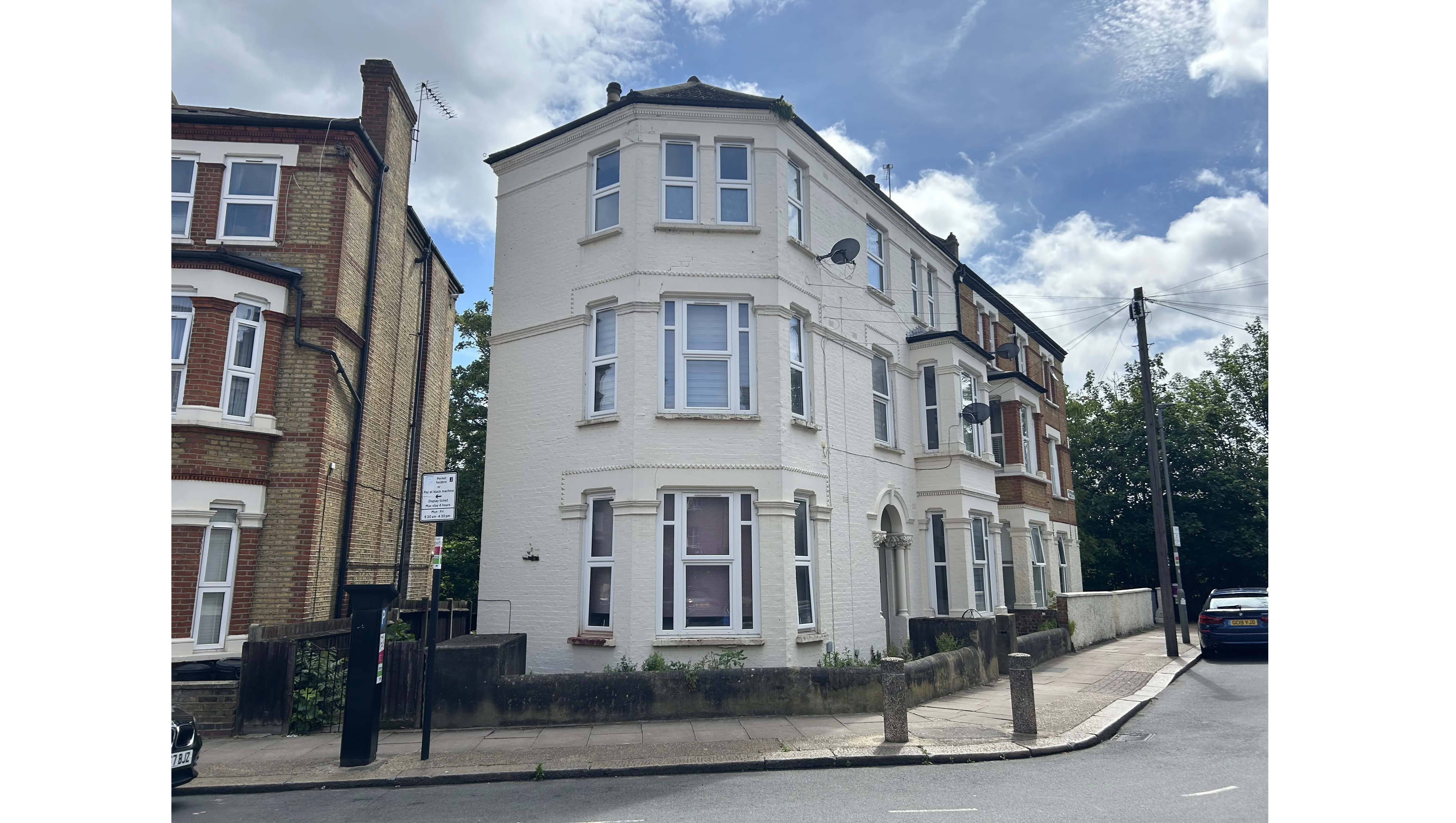 VACANT - Leasehold Self Contained Second Floor Flat