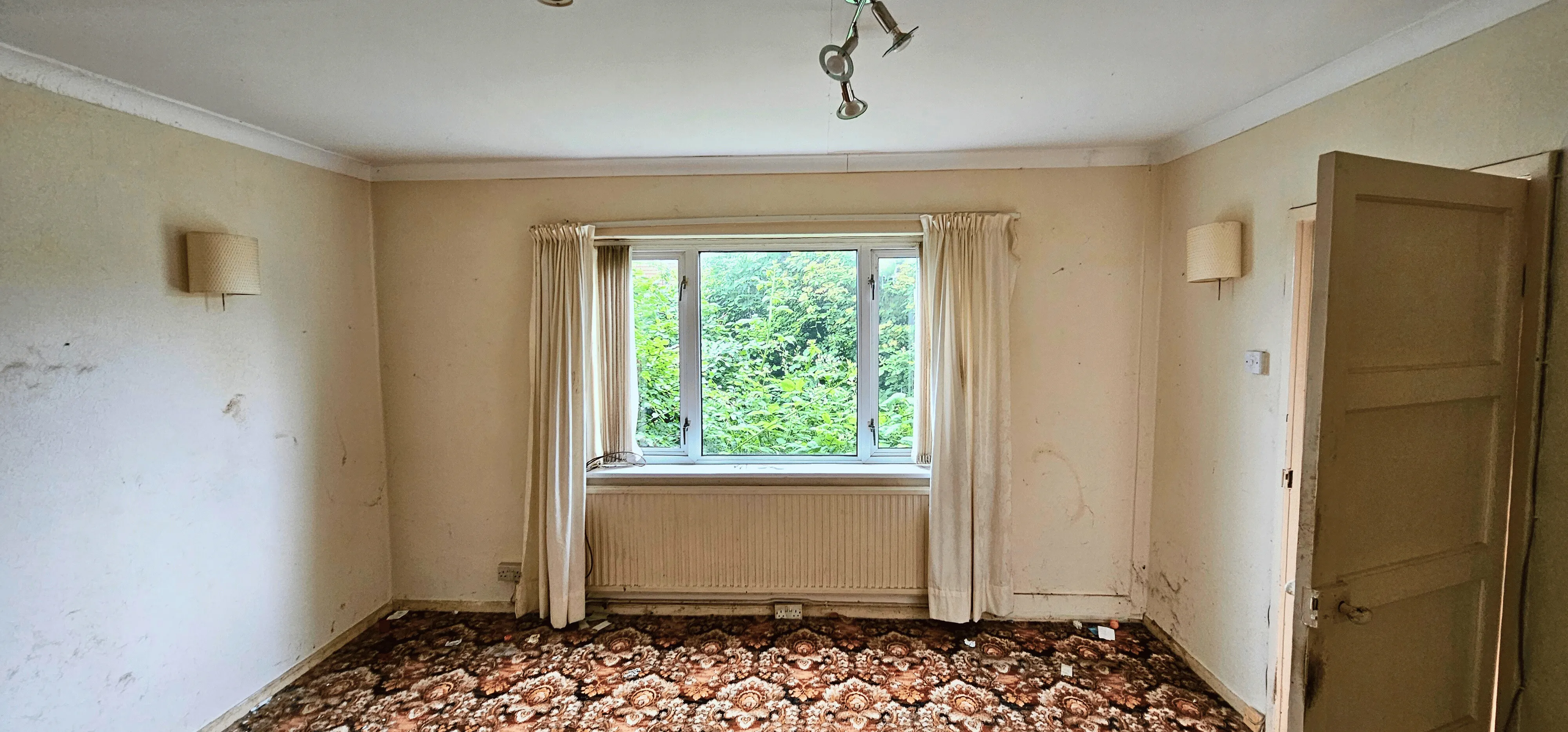 VACANT - Freehold Semi-Detached House