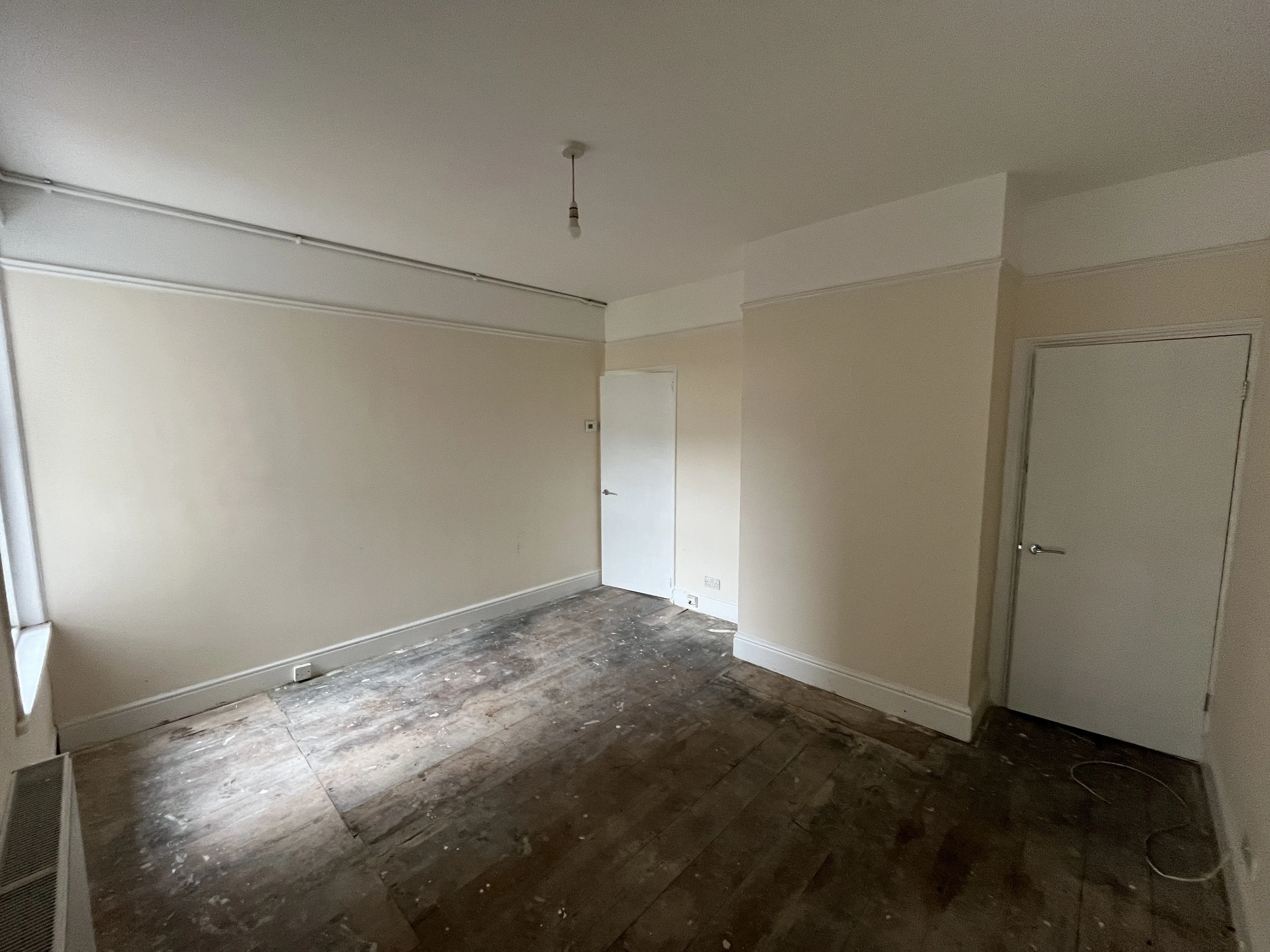 VACANT - Freehold Mid Terrace House