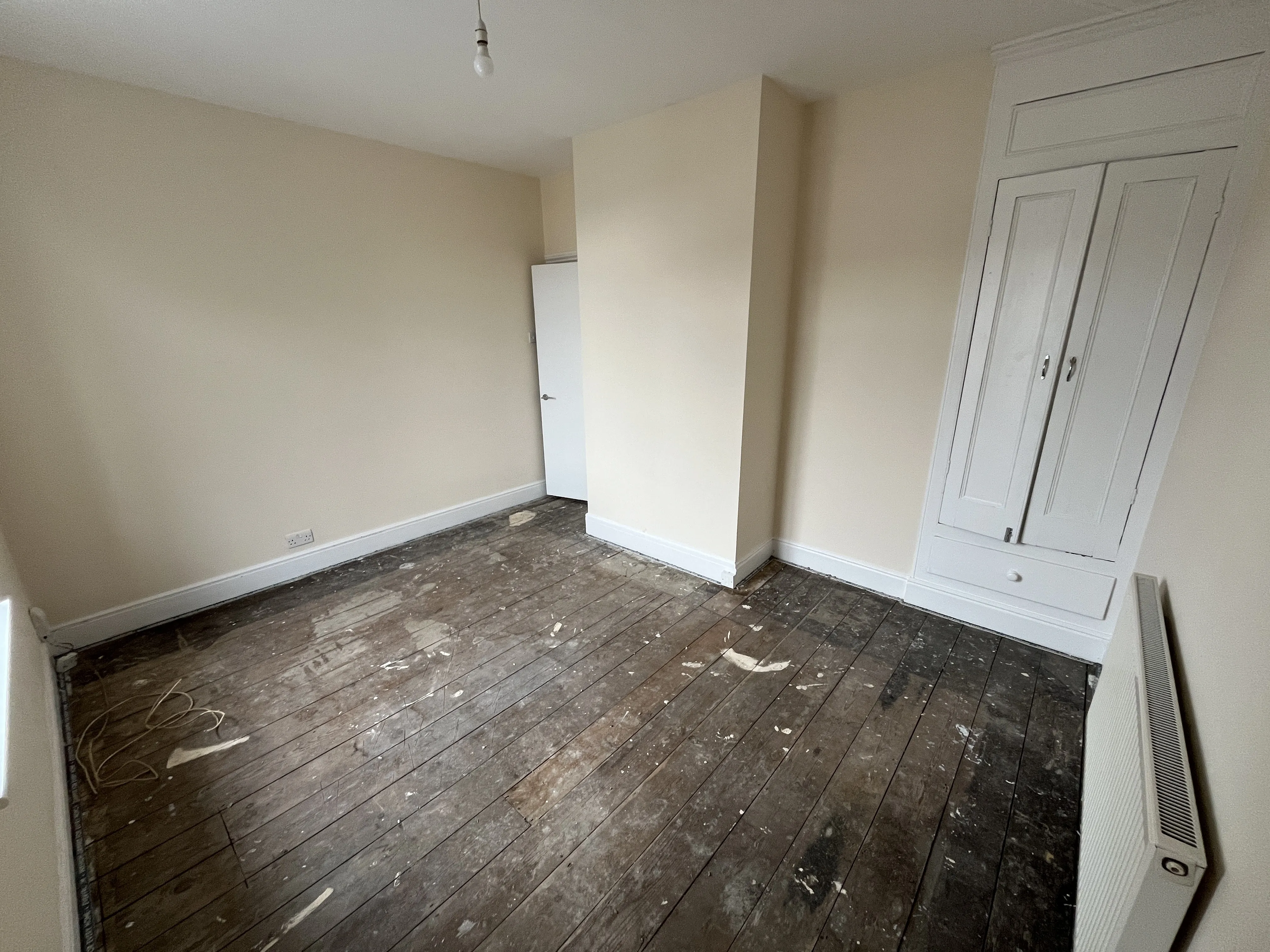 VACANT - Freehold Mid Terrace House