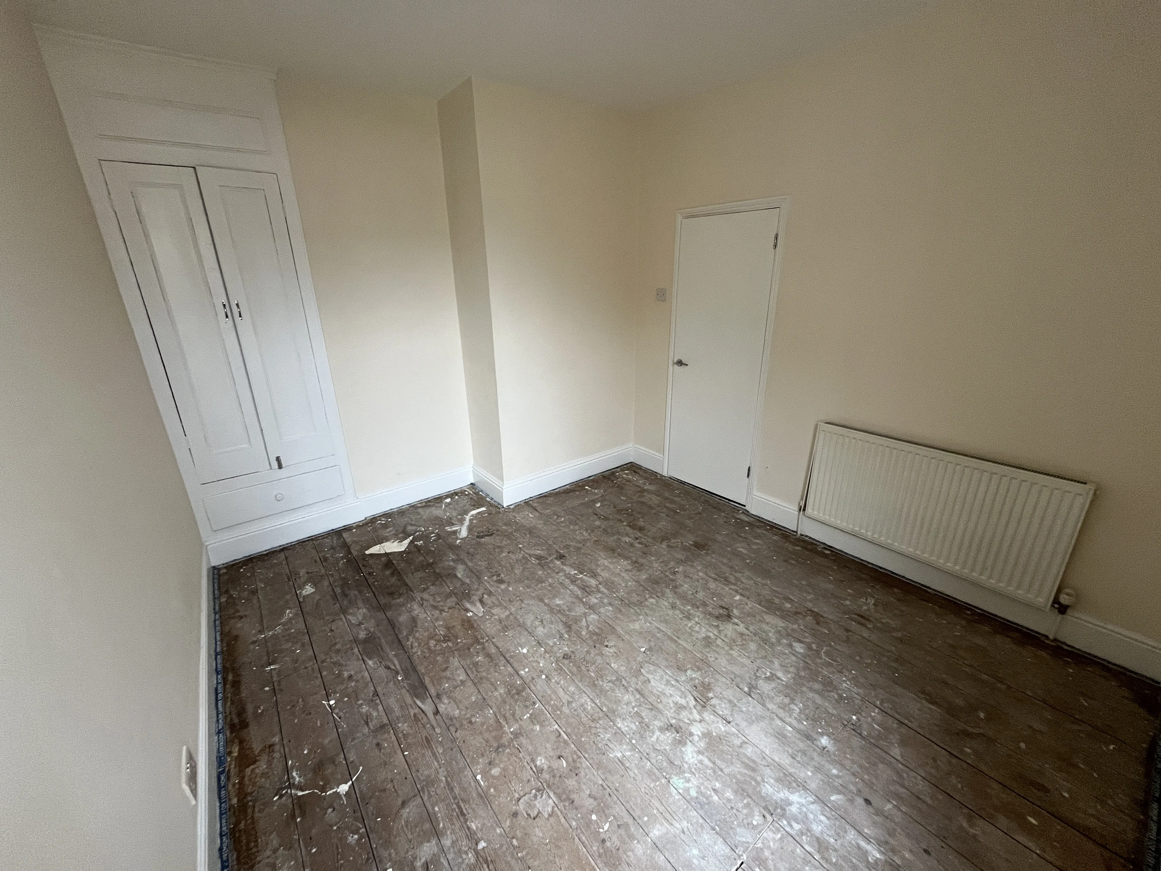 VACANT - Freehold Mid Terrace House