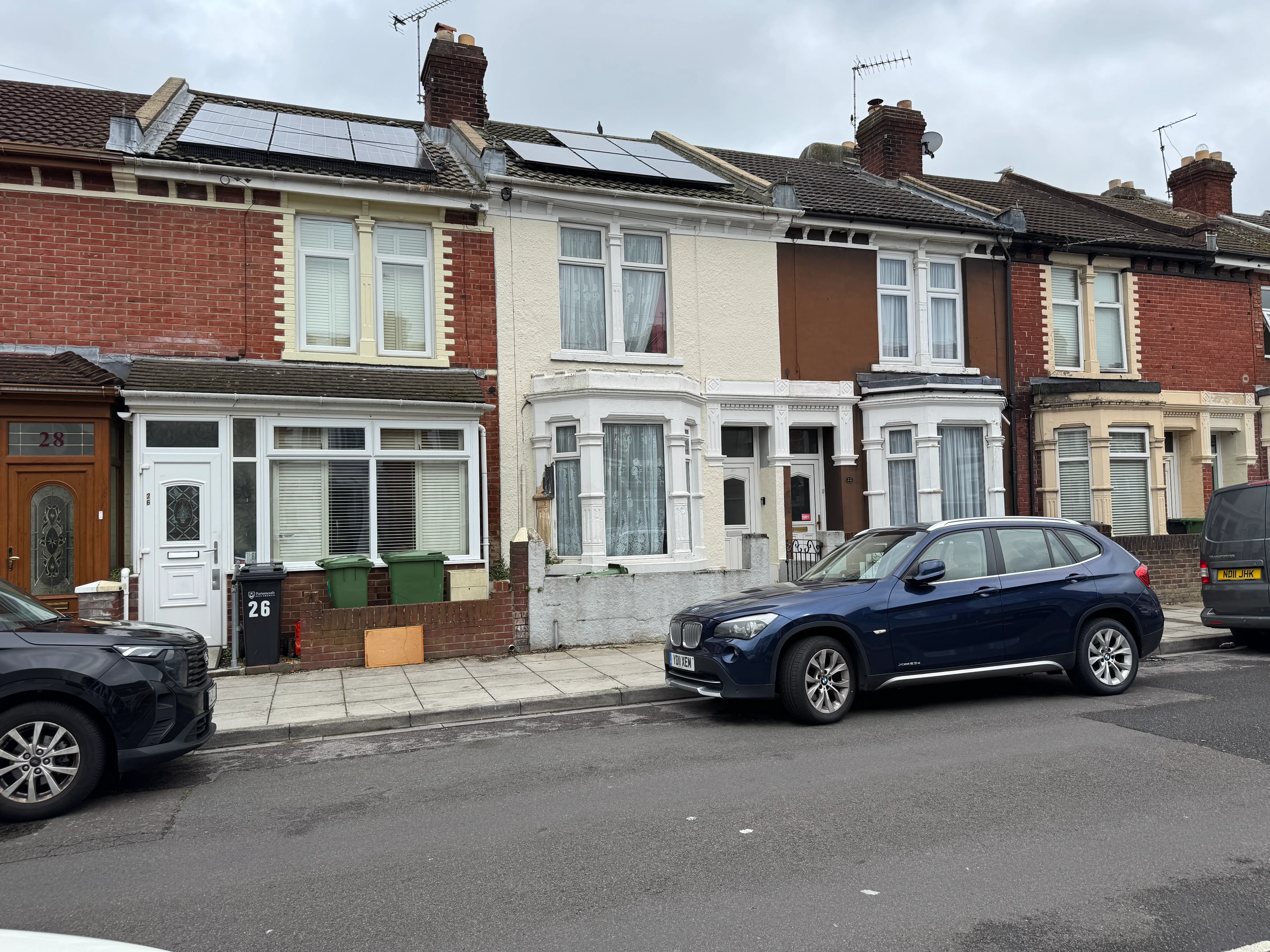 VACANT - Freehold Mid Terrace House 