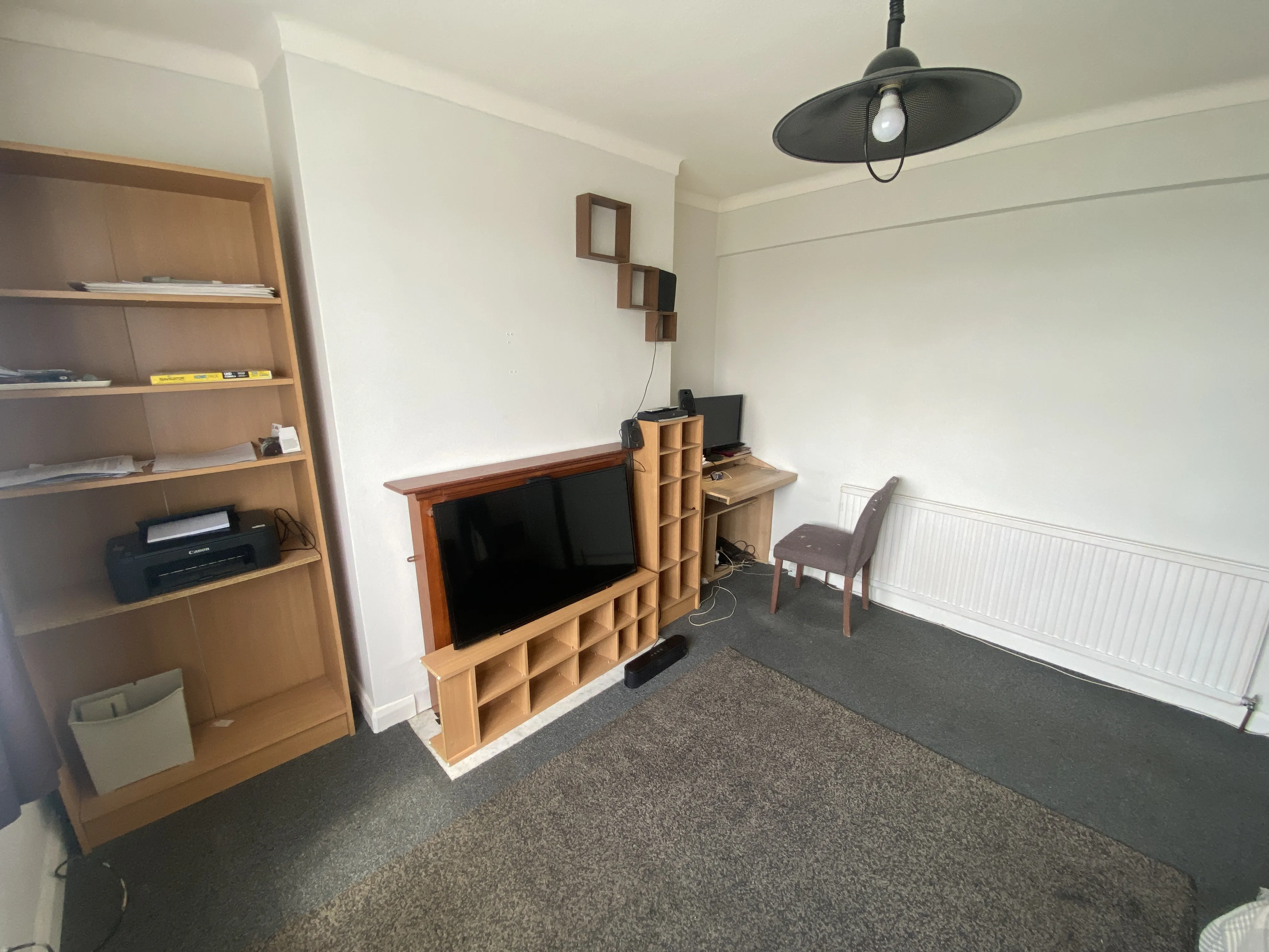 VACANT - Leasehold Self Contained Third Floor  Flat