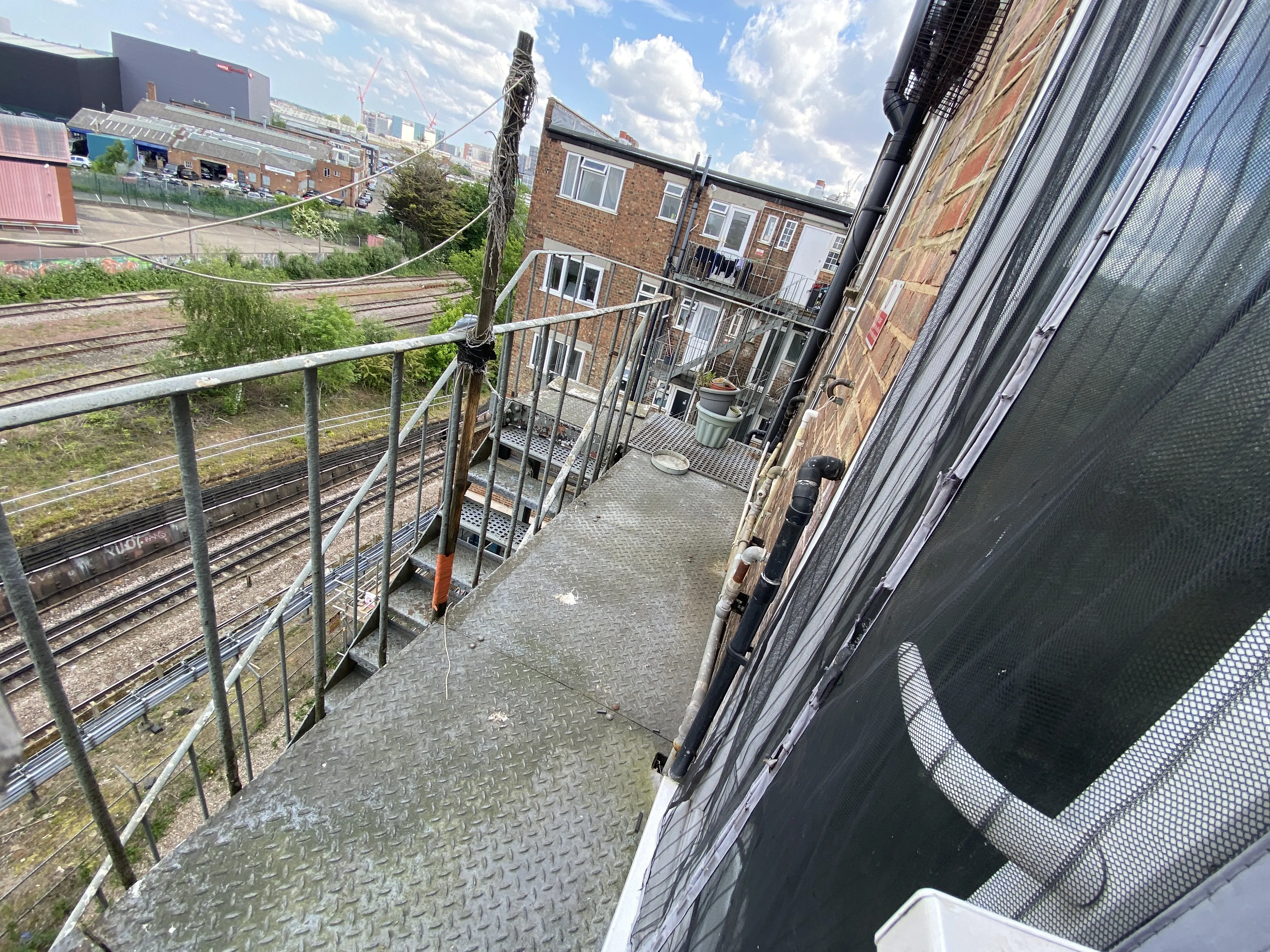 VACANT - Leasehold Self Contained Third Floor  Flat