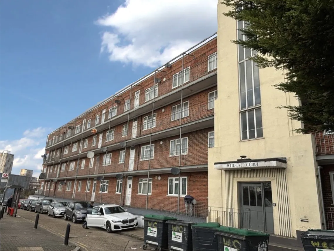 VACANT - Leasehold Self Contained Third Floor  Flat