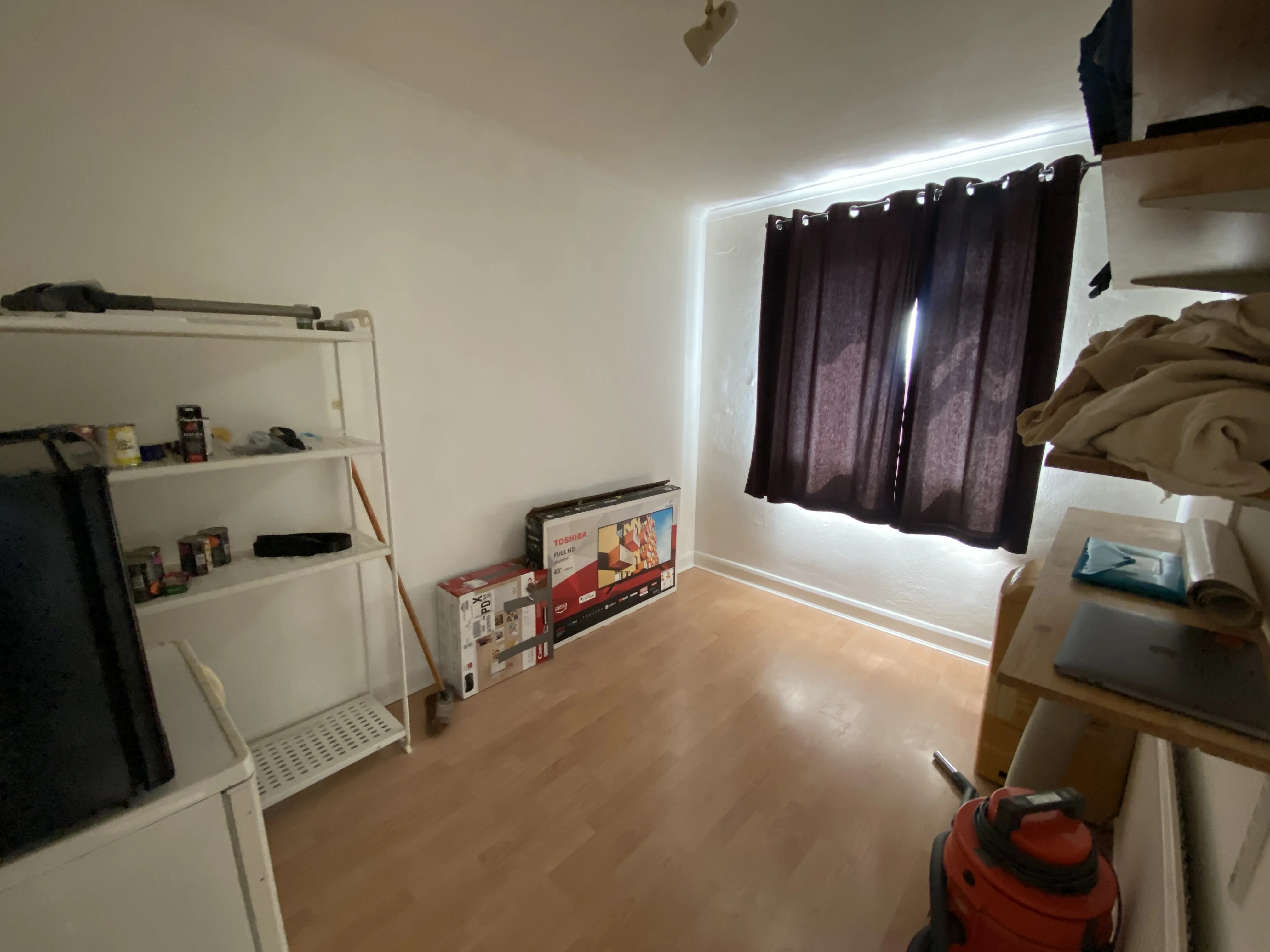 VACANT - Leasehold Self Contained Third Floor  Flat