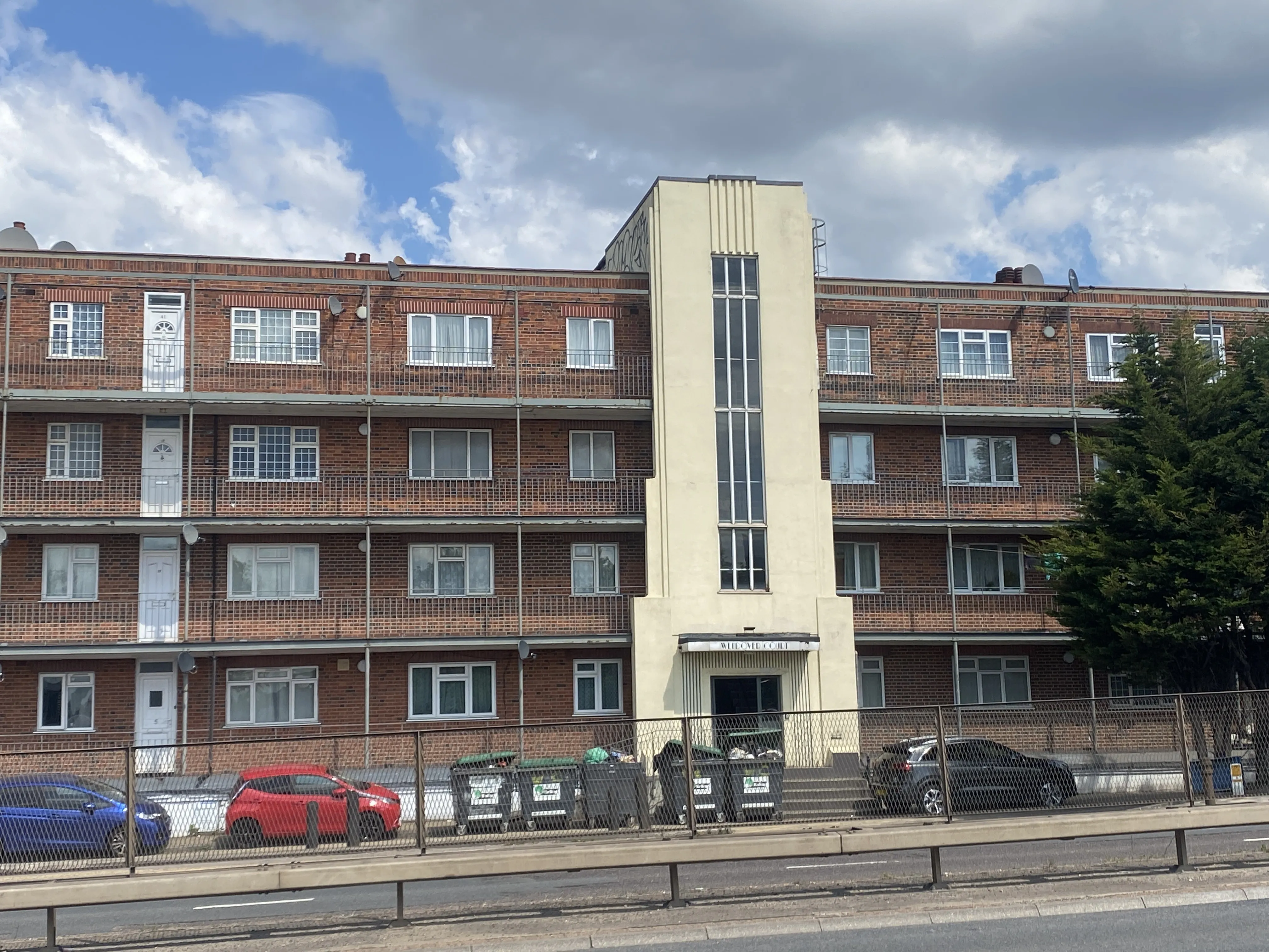 VACANT - Leasehold Self Contained Third Floor  Flat