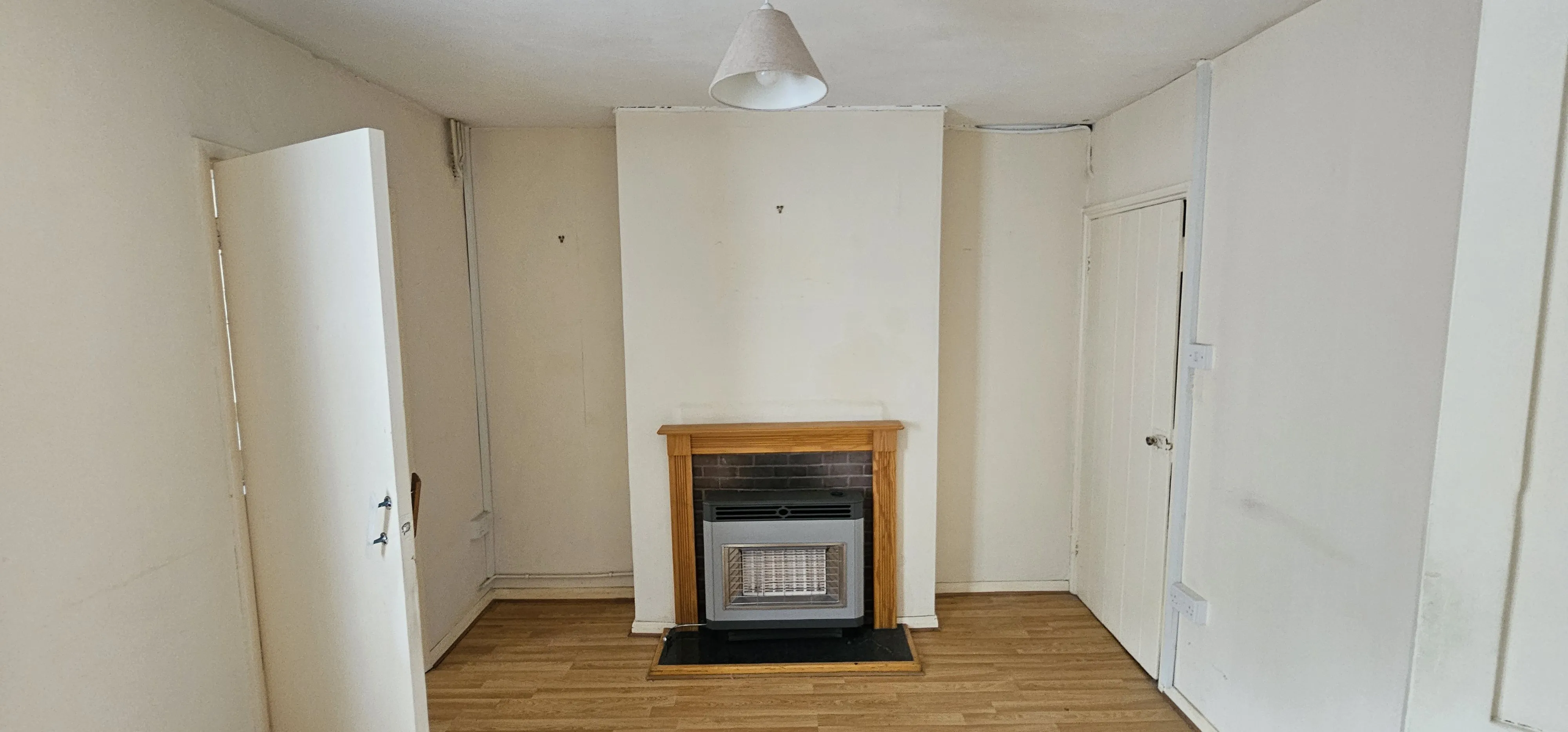 VACANT - Freehold End of Terrace House