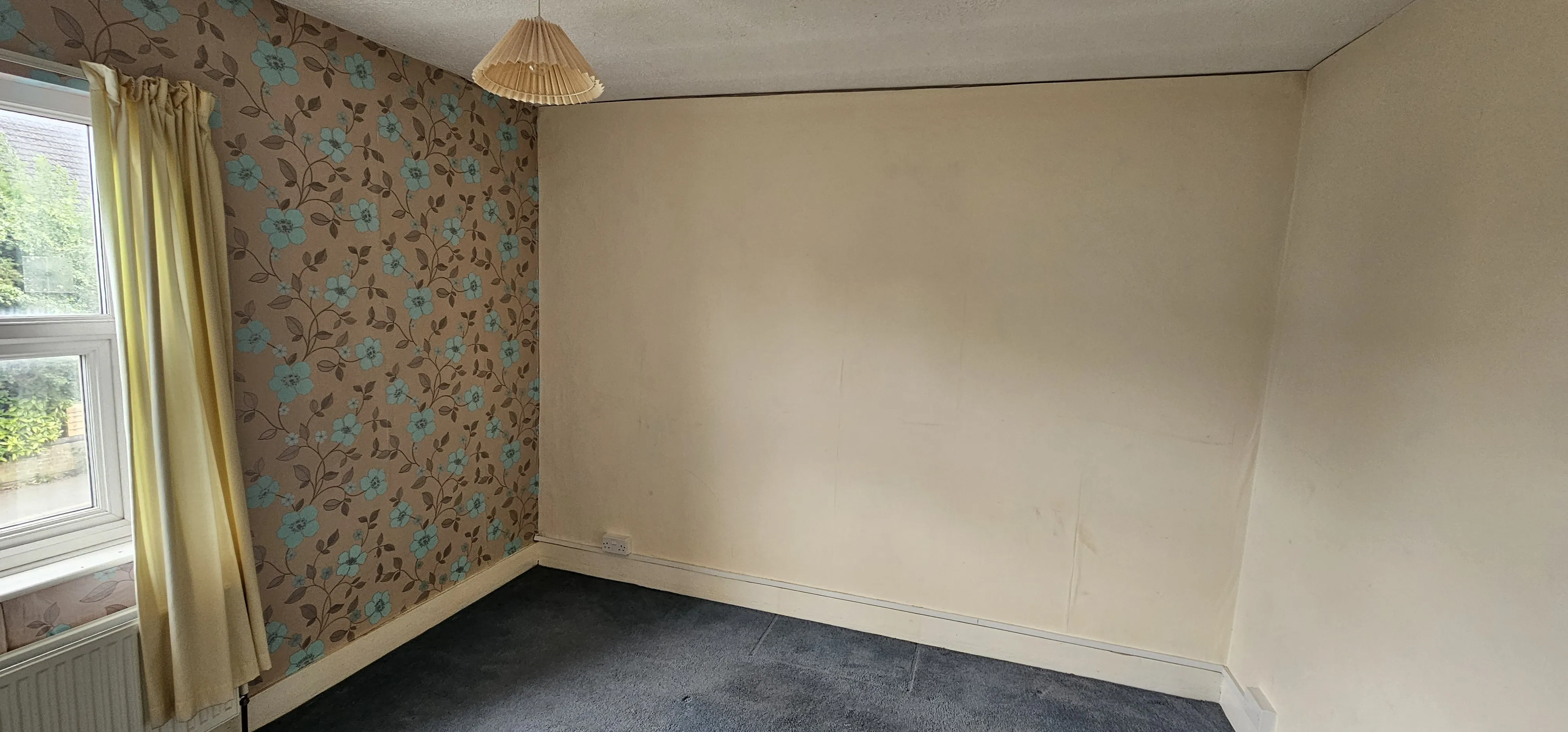 VACANT - Freehold End of Terrace House