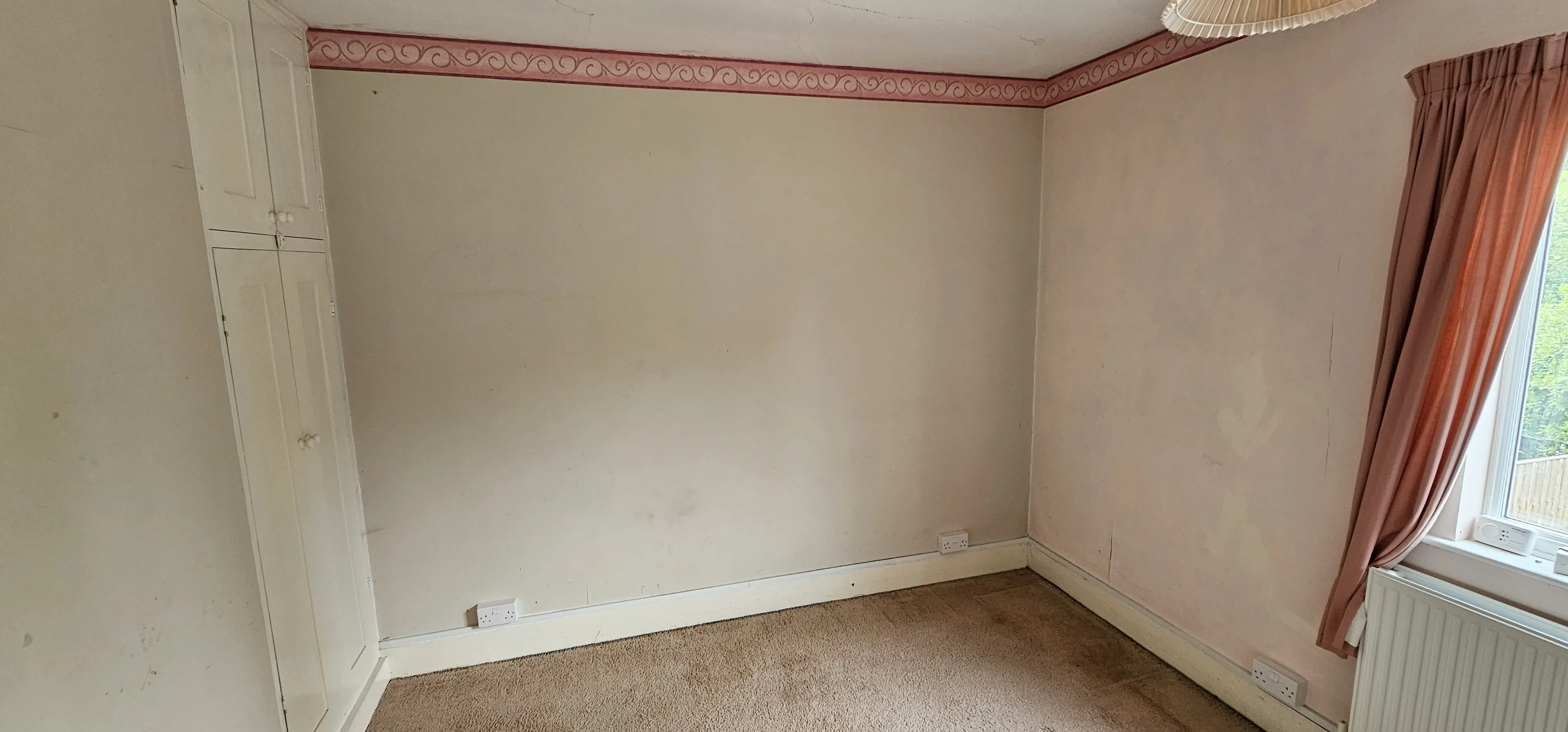 VACANT - Freehold End of Terrace House