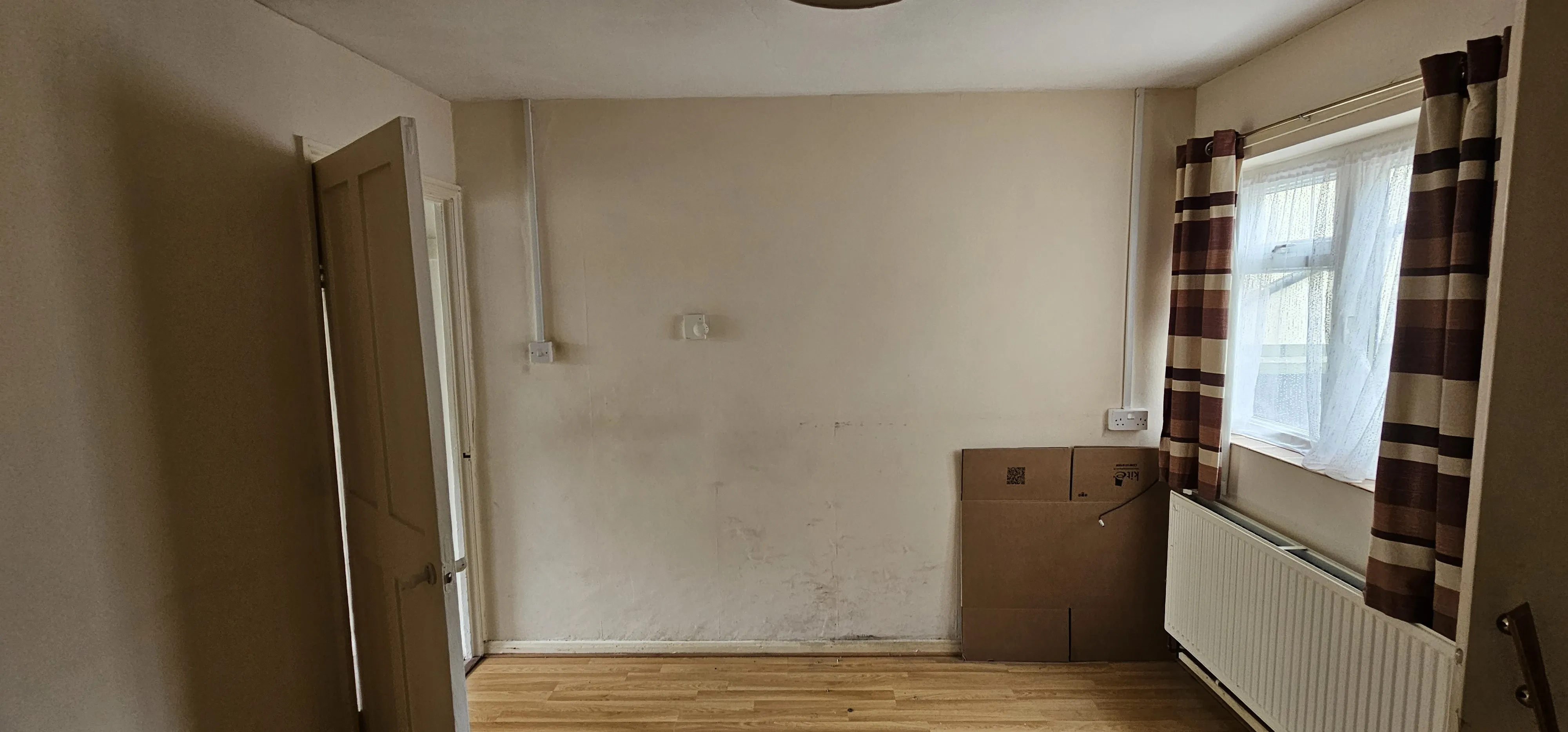 VACANT - Freehold End of Terrace House