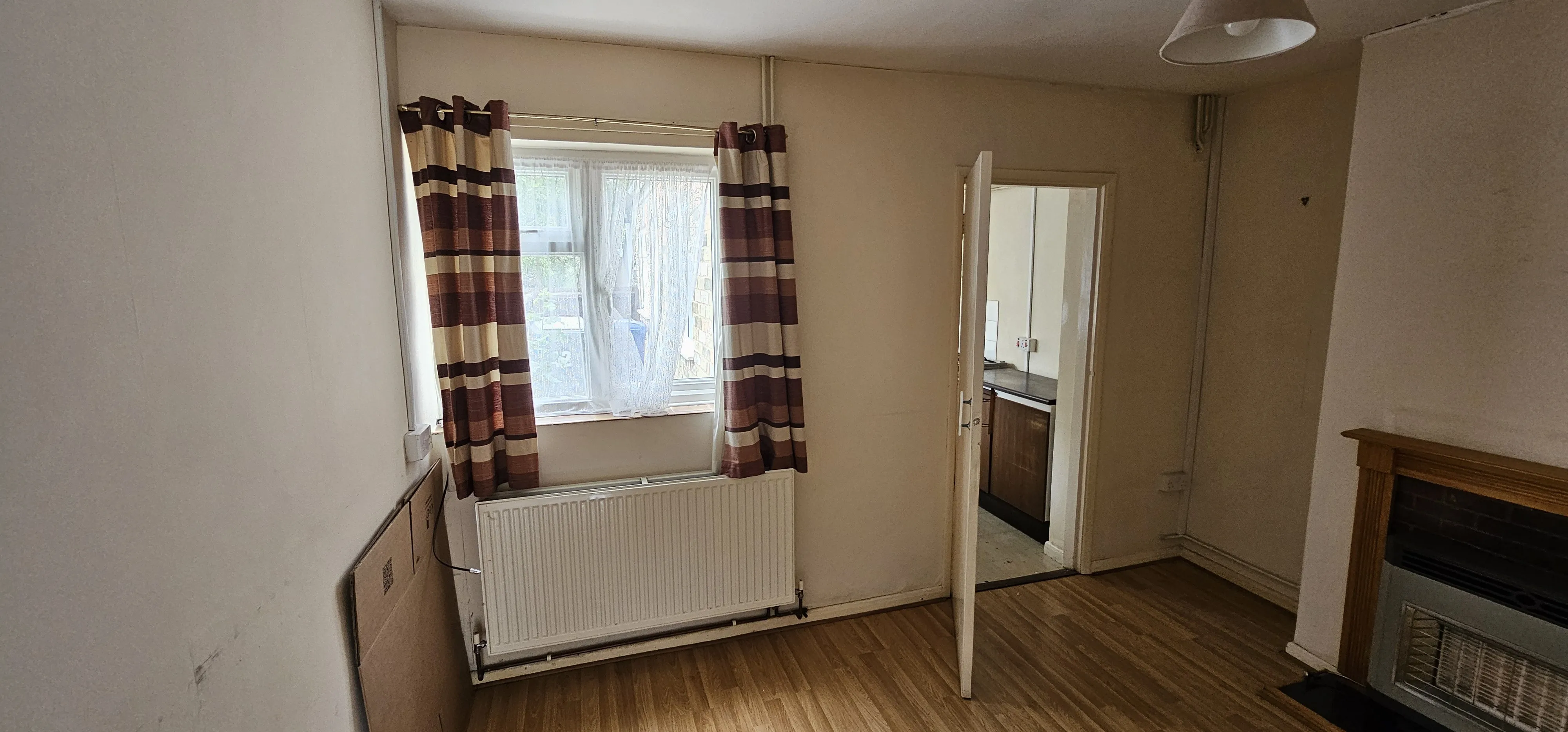 VACANT - Freehold End of Terrace House