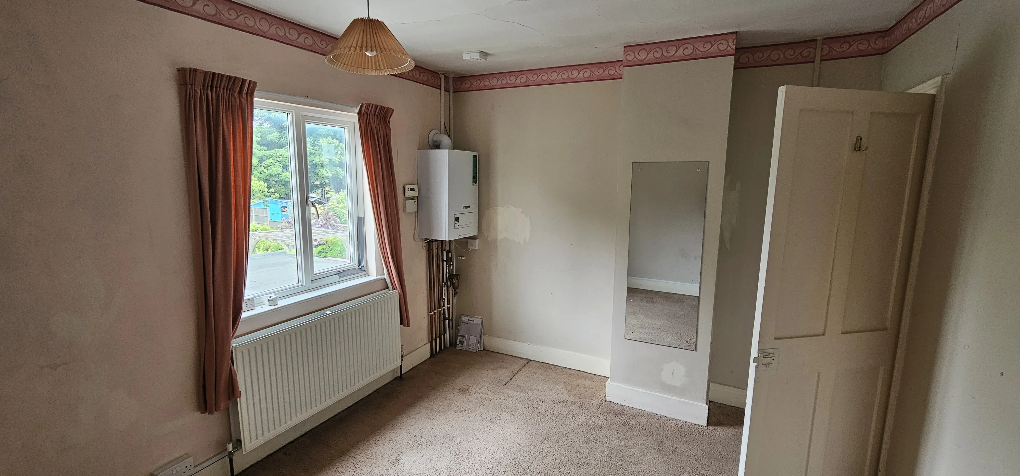 VACANT - Freehold End of Terrace House