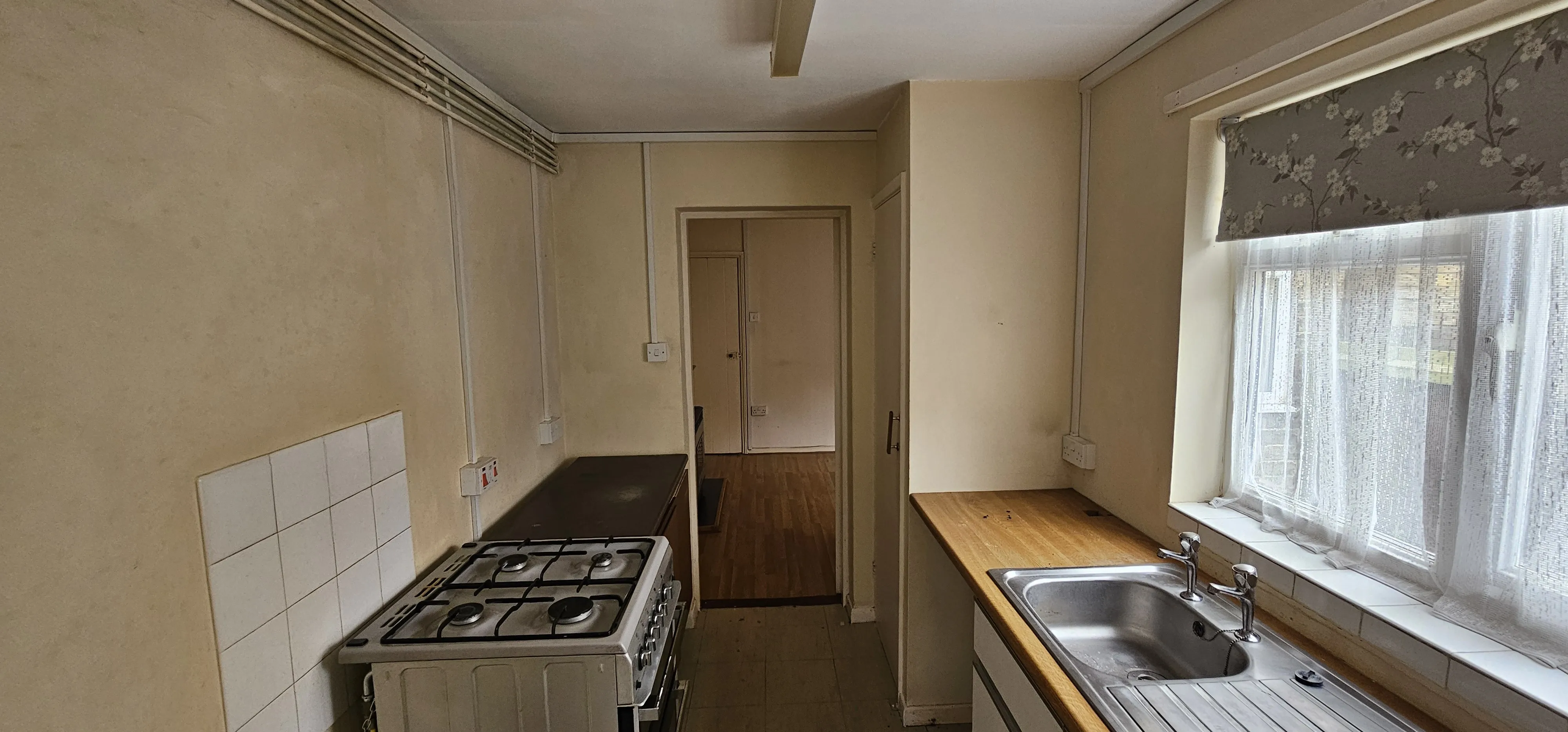 VACANT - Freehold End of Terrace House