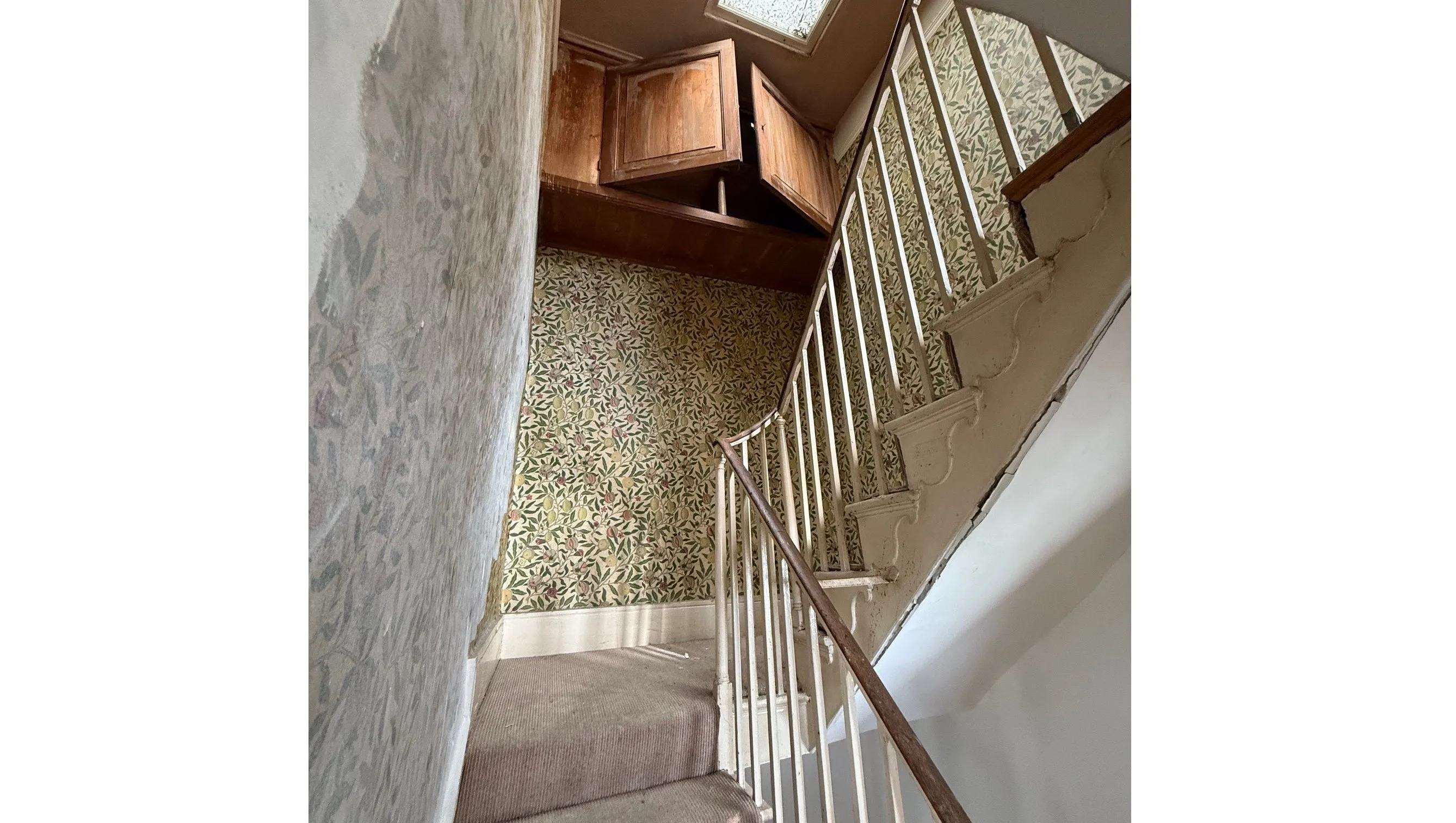 VACANT - Freehold Semi Detached House 