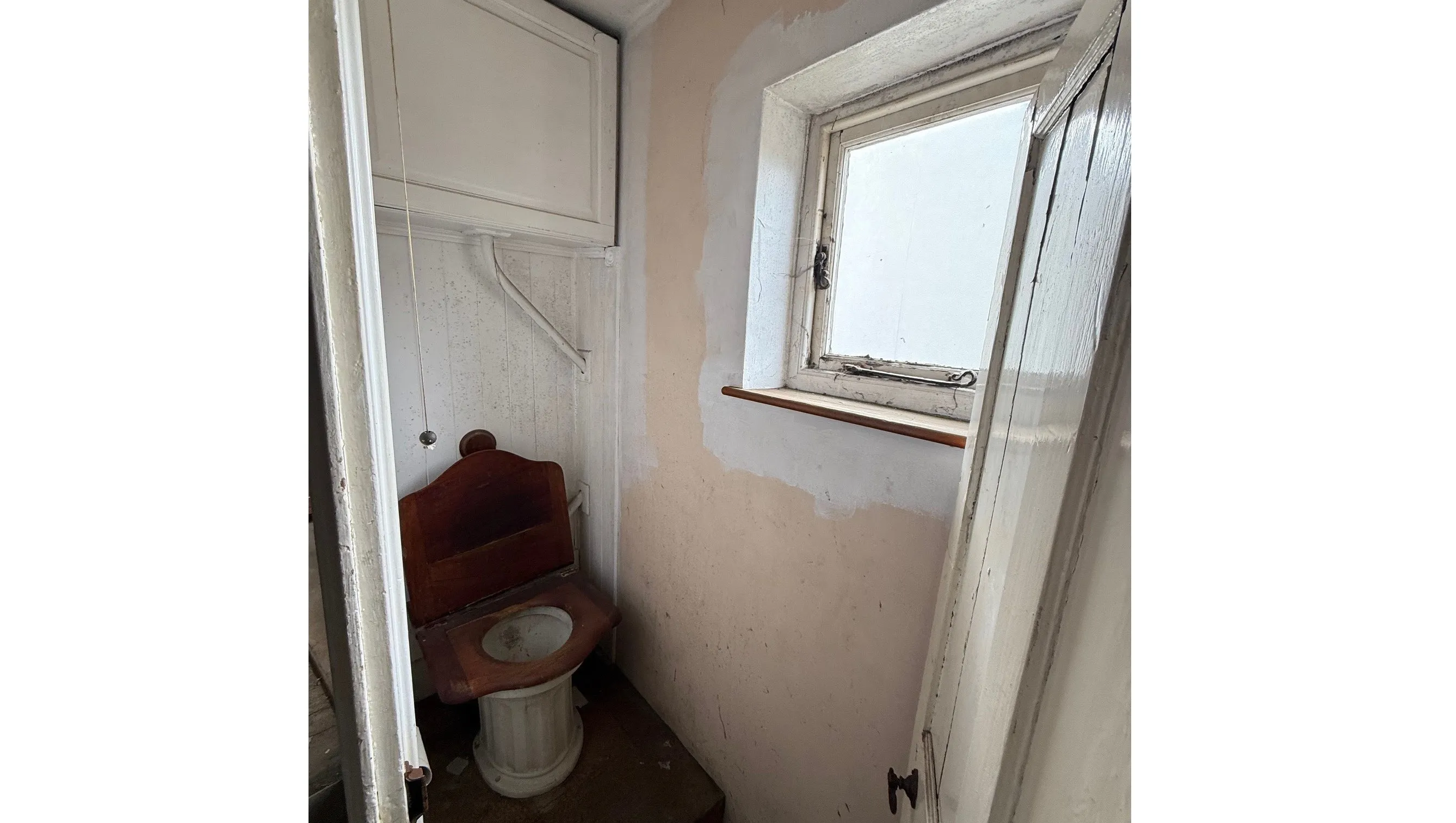 VACANT - Freehold Semi Detached House 