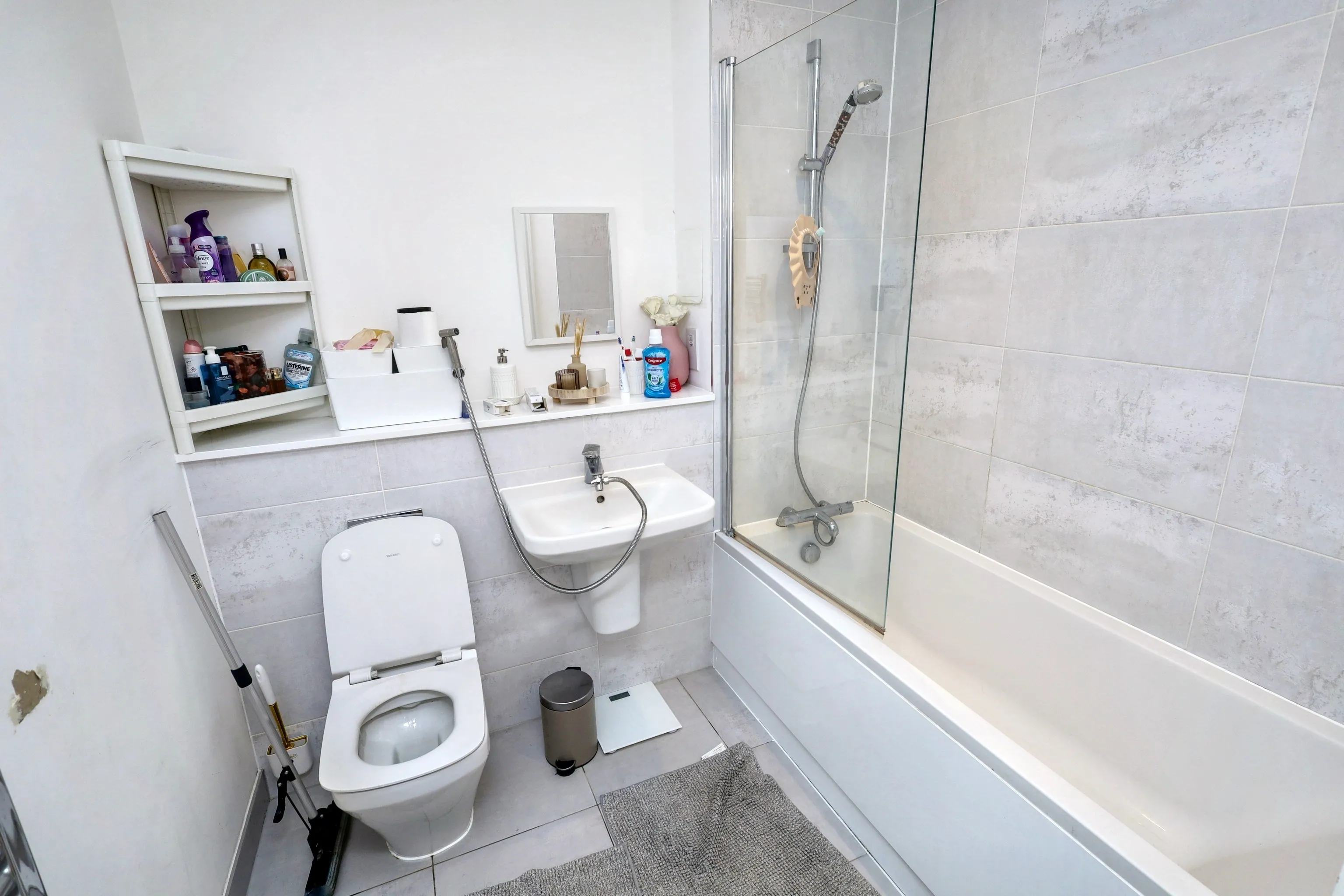 INVESTMENT - Long Leasehold Self Contained Second Floor Flat