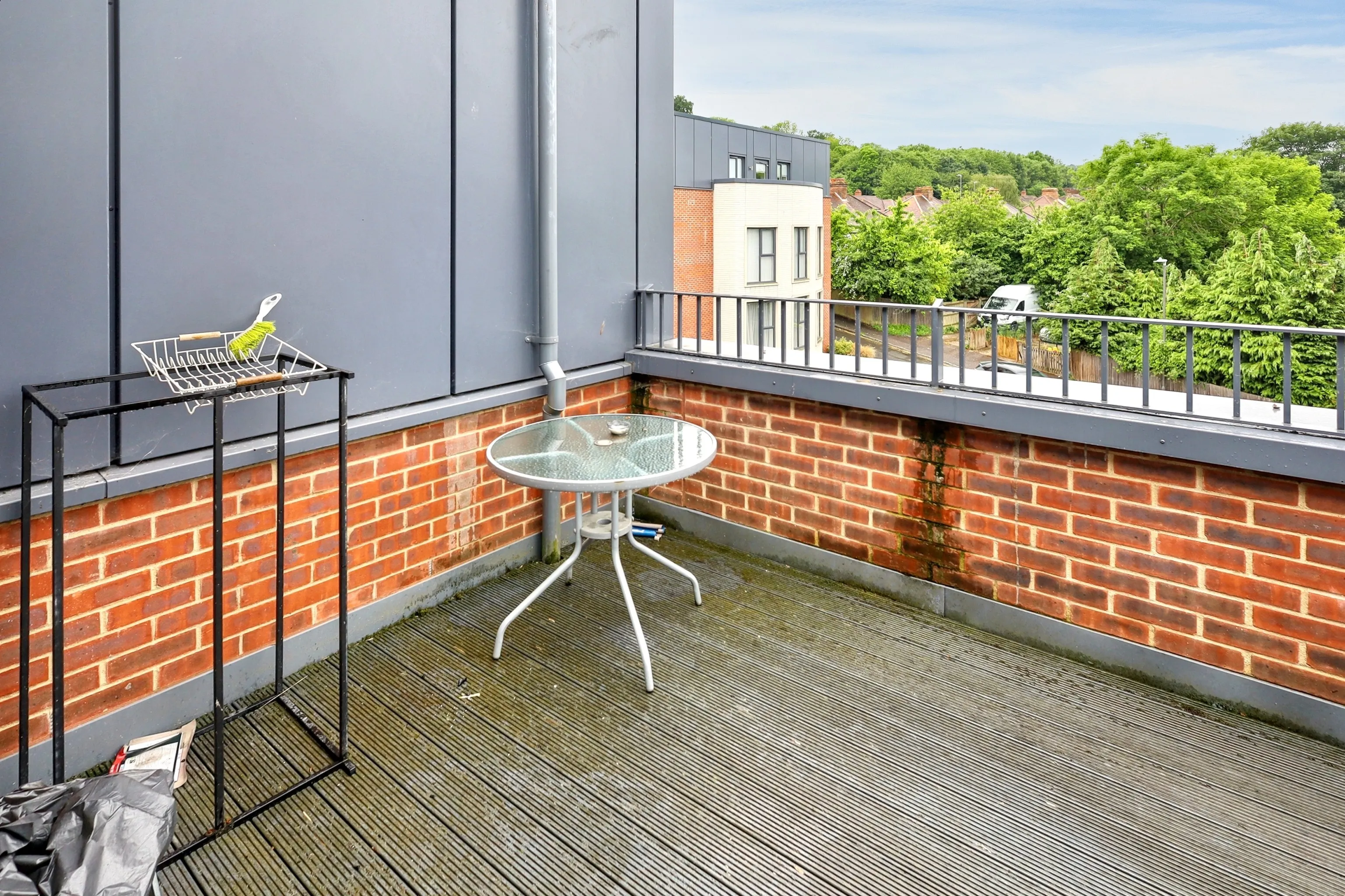INVESTMENT - Long Leasehold Self Contained Second Floor Flat