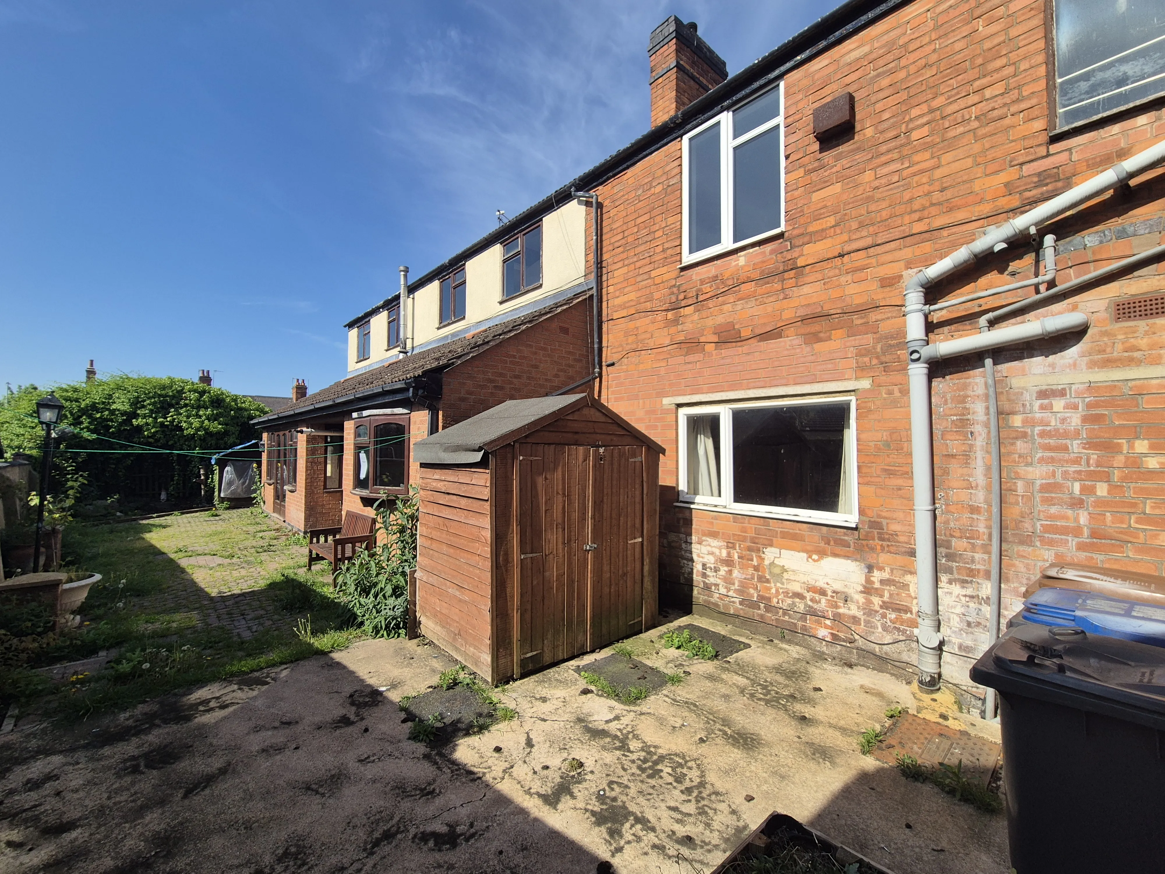 Long Leasehold Mid Terrace House