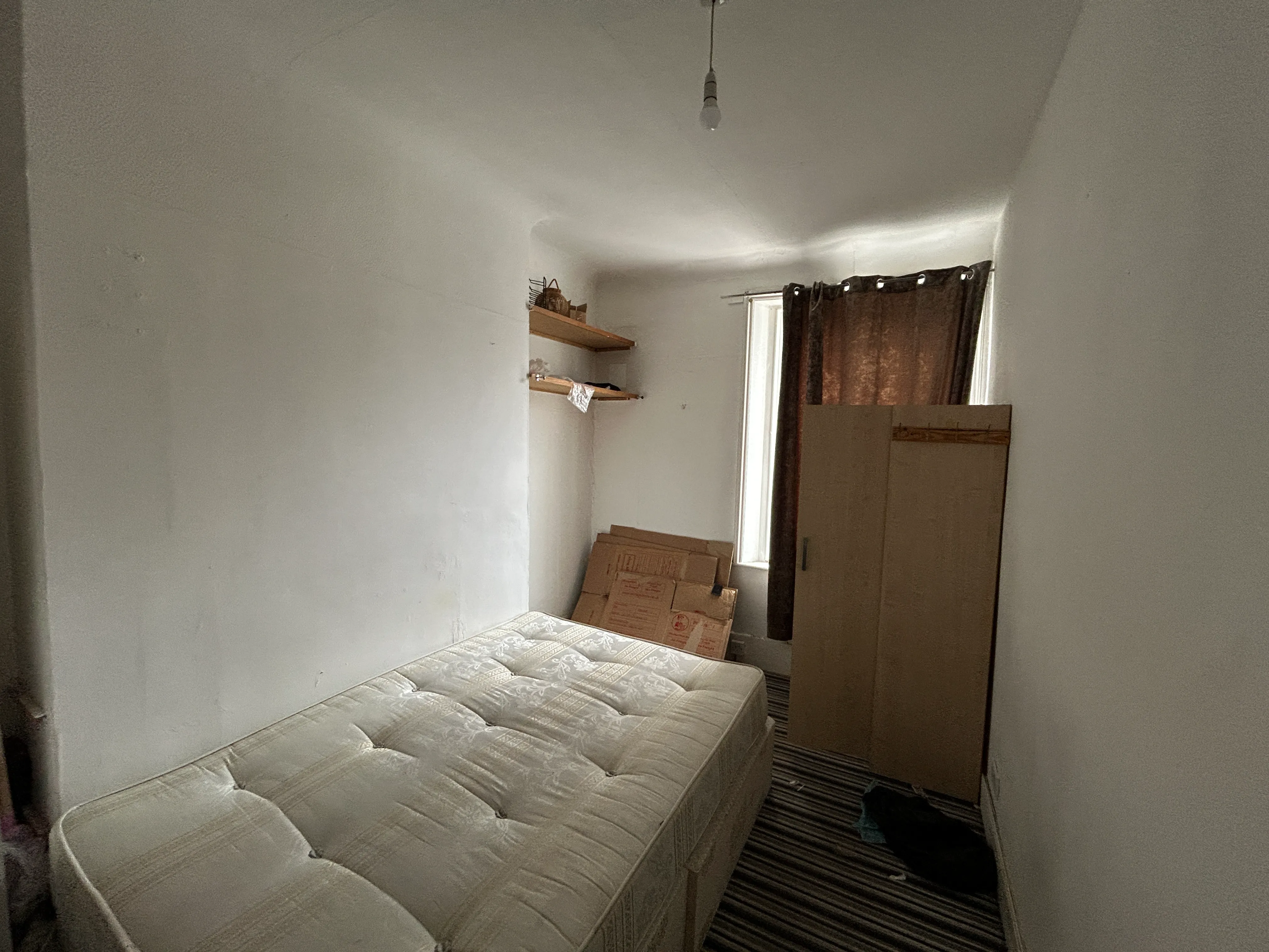 MAJORITY VACANT - Freehold Mid Terrace Building 